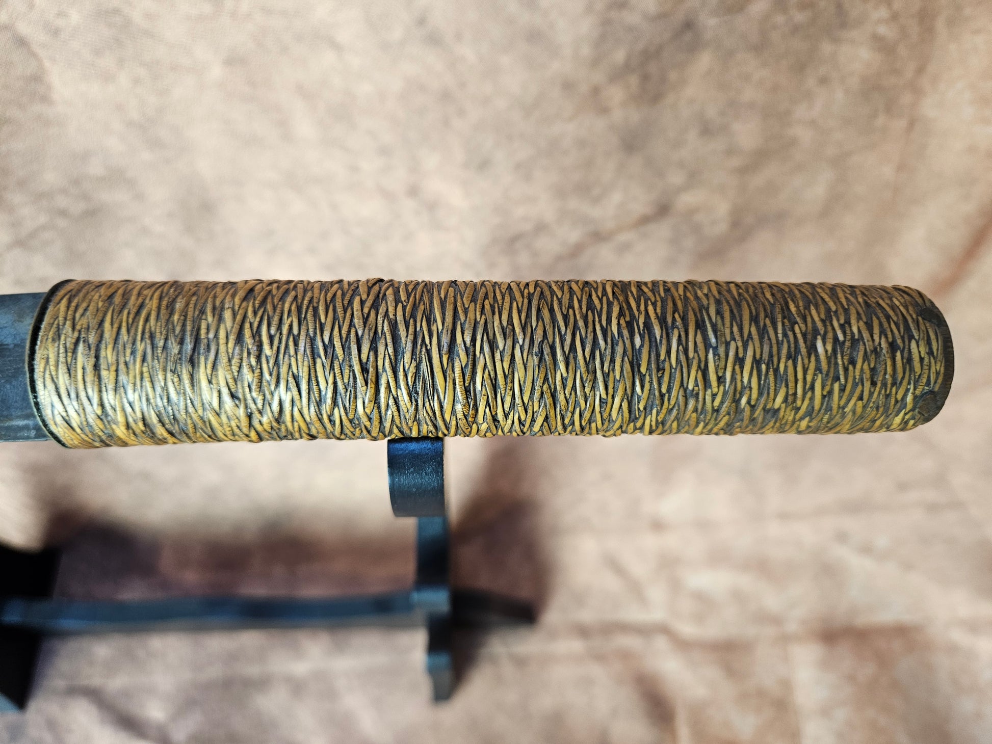 Antieke Afrikaanse Dolk met Gevlochten Heft en Originele Schede