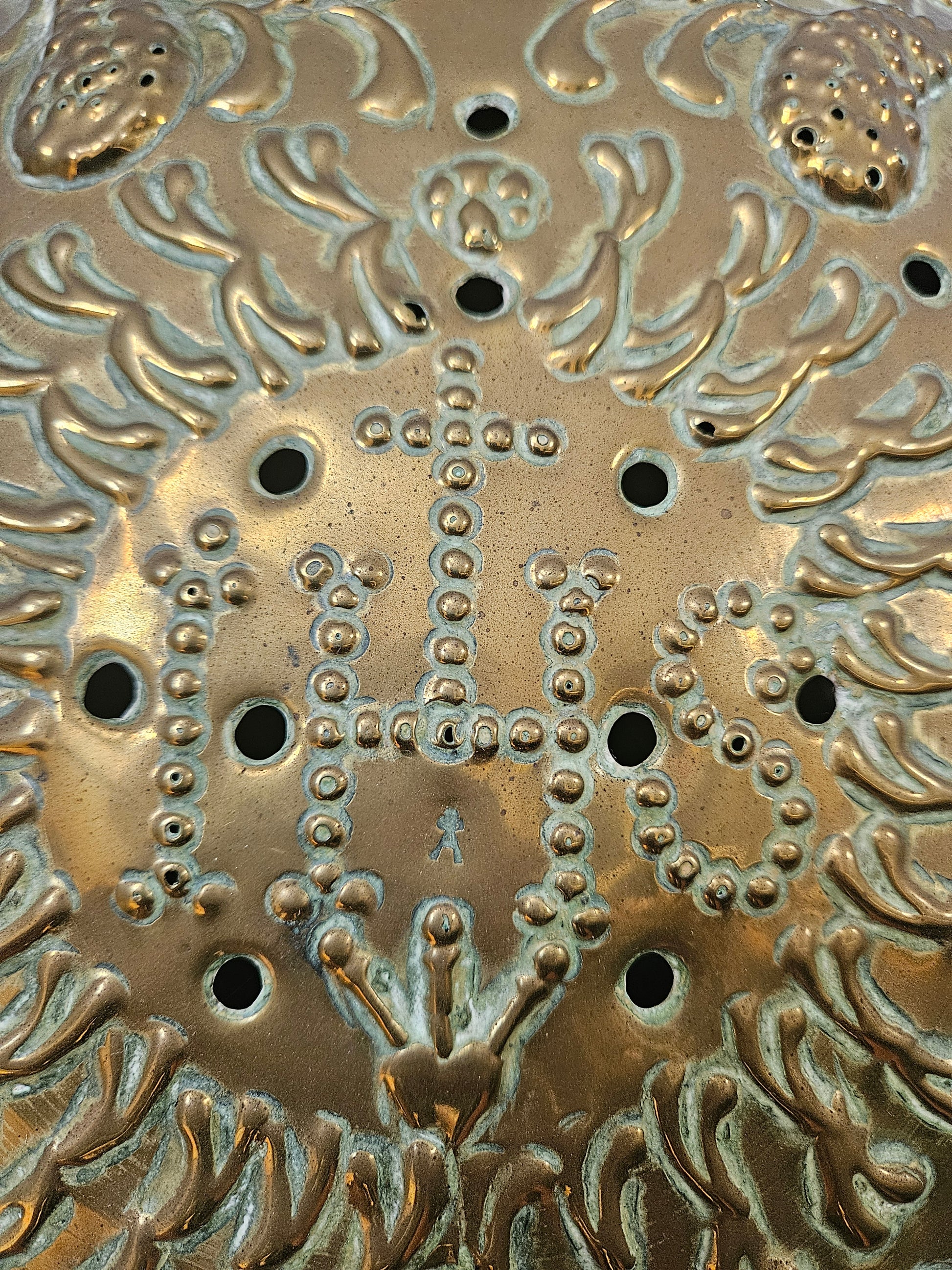 Authentieke 18e-eeuwse Beddenpan van Geel Koper met Houten Steel