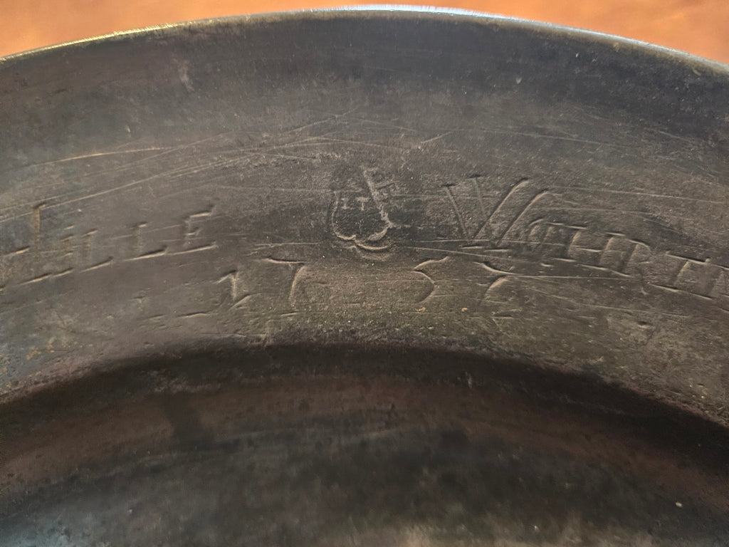 Antiek Tinnen Bord – Gedateerd 1757 - Gekeurd