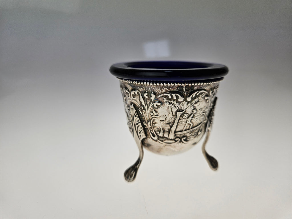 Antiek Zilveren Zoutvaatje met Kobaltblauw Glas - Ornate Driepoot