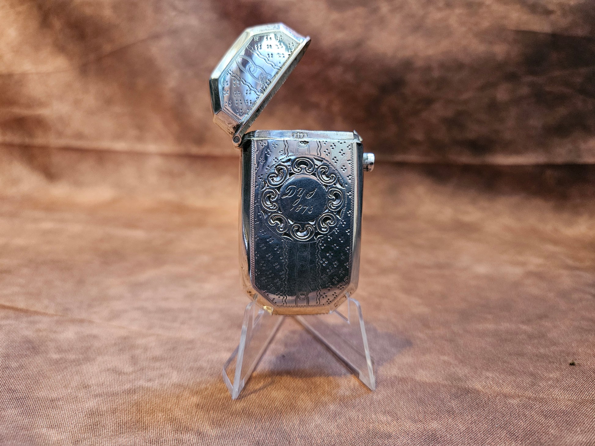 Antiek Zilveren Tondeldoosje (gegraveerd, 1873)