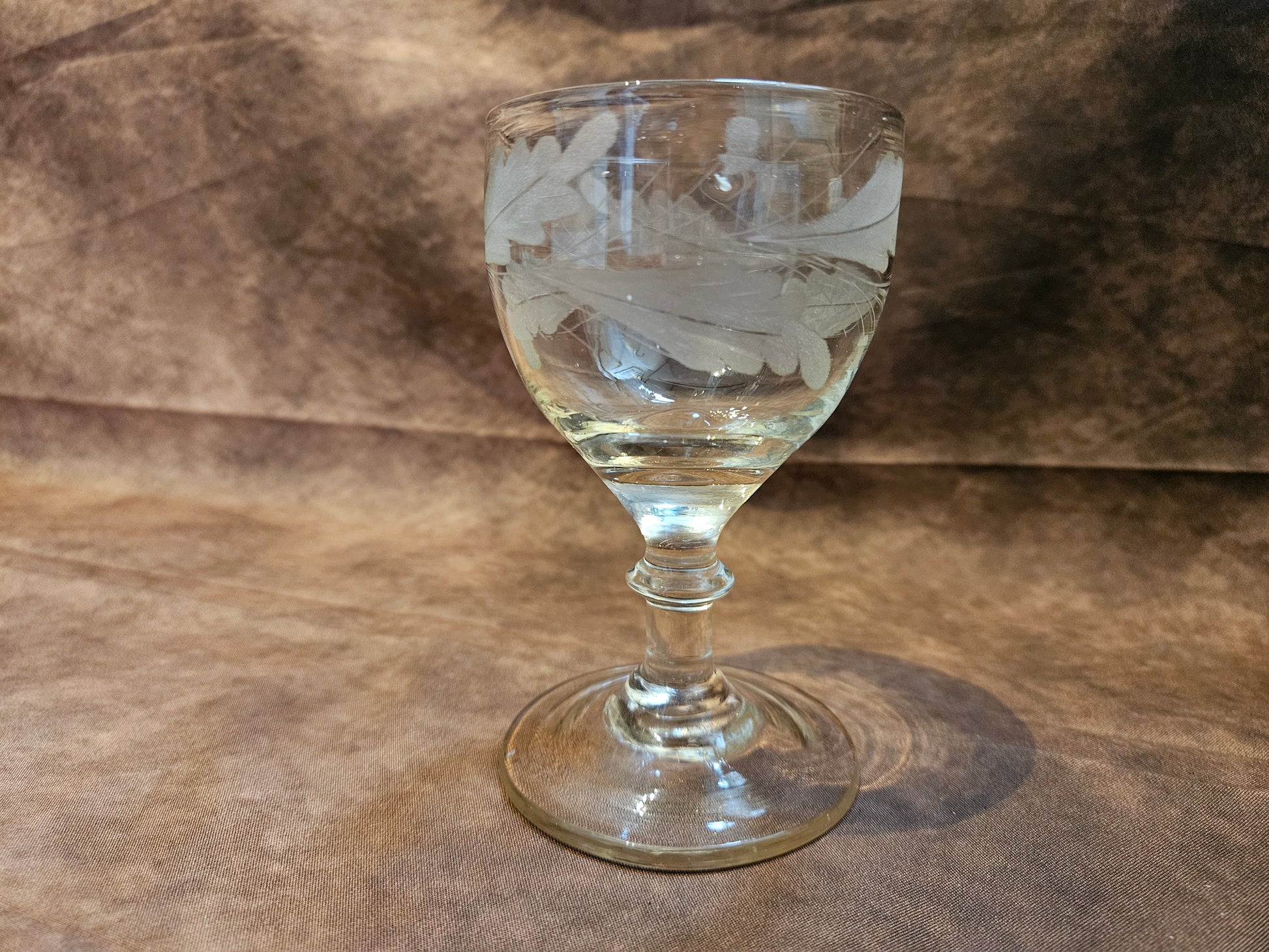 Antiek 18e-eeuws wijnglas – gegraveerd – ca. 11,3 cm hoog