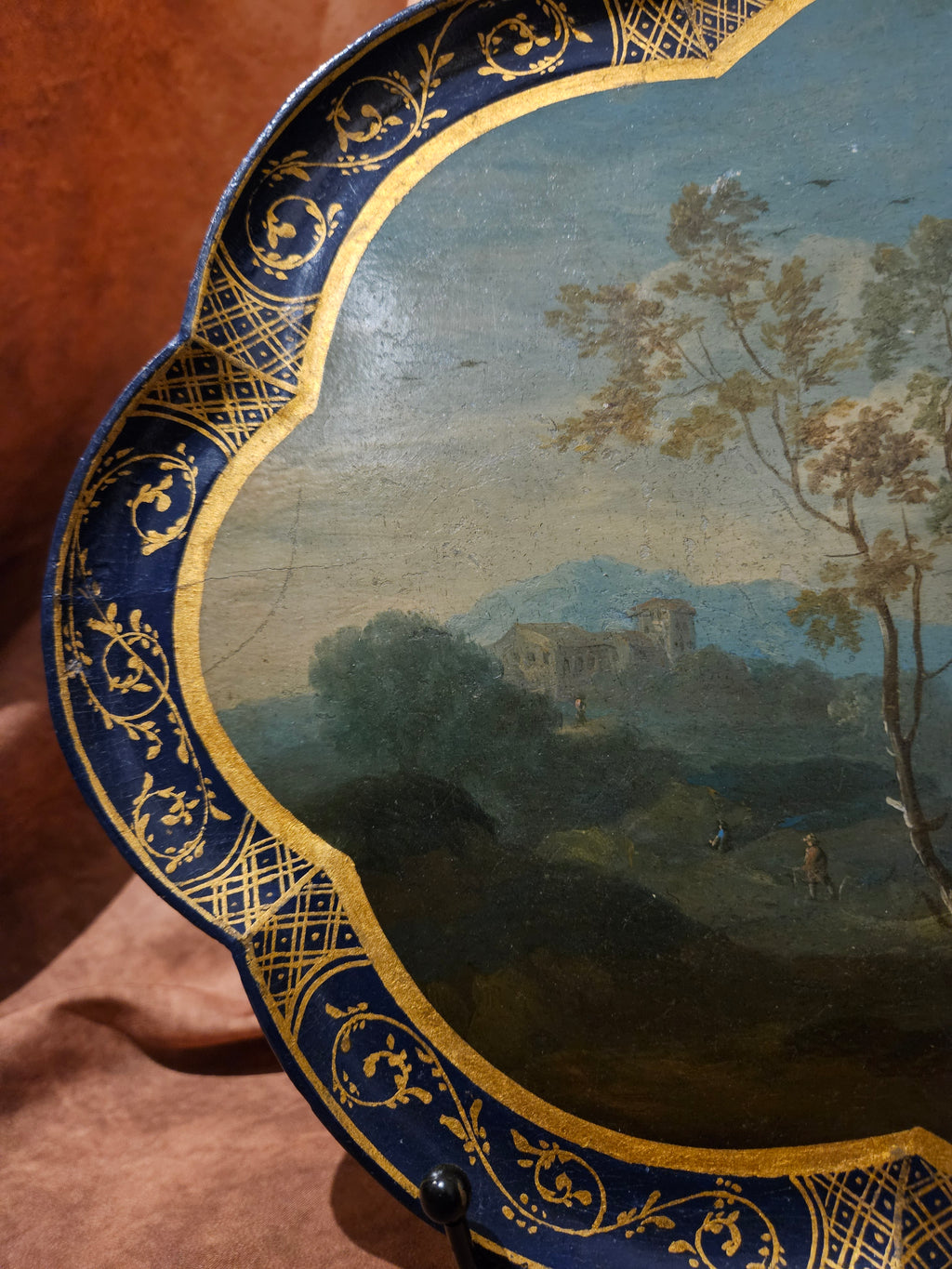 18e-eeuws Lakwerk Dienblad | Handgeschilderd Landschap | Geschulpte Rand