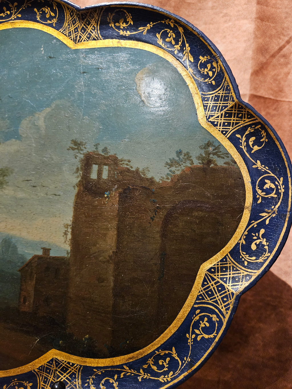 18e-eeuws Lakwerk Dienblad | Handgeschilderd Landschap | Geschulpte Rand