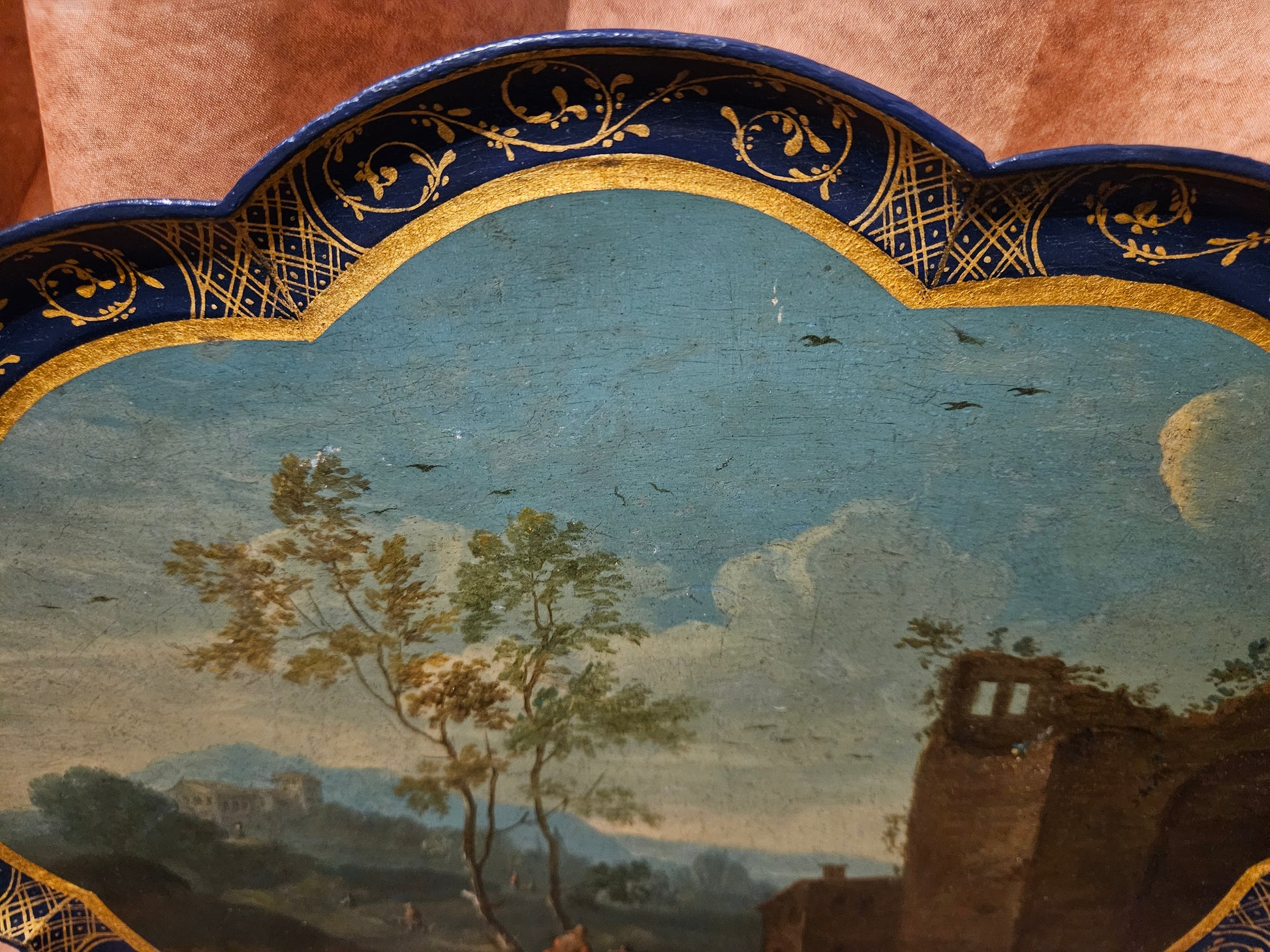 18e-eeuws Lakwerk Dienblad | Handgeschilderd Landschap | Geschulpte Rand