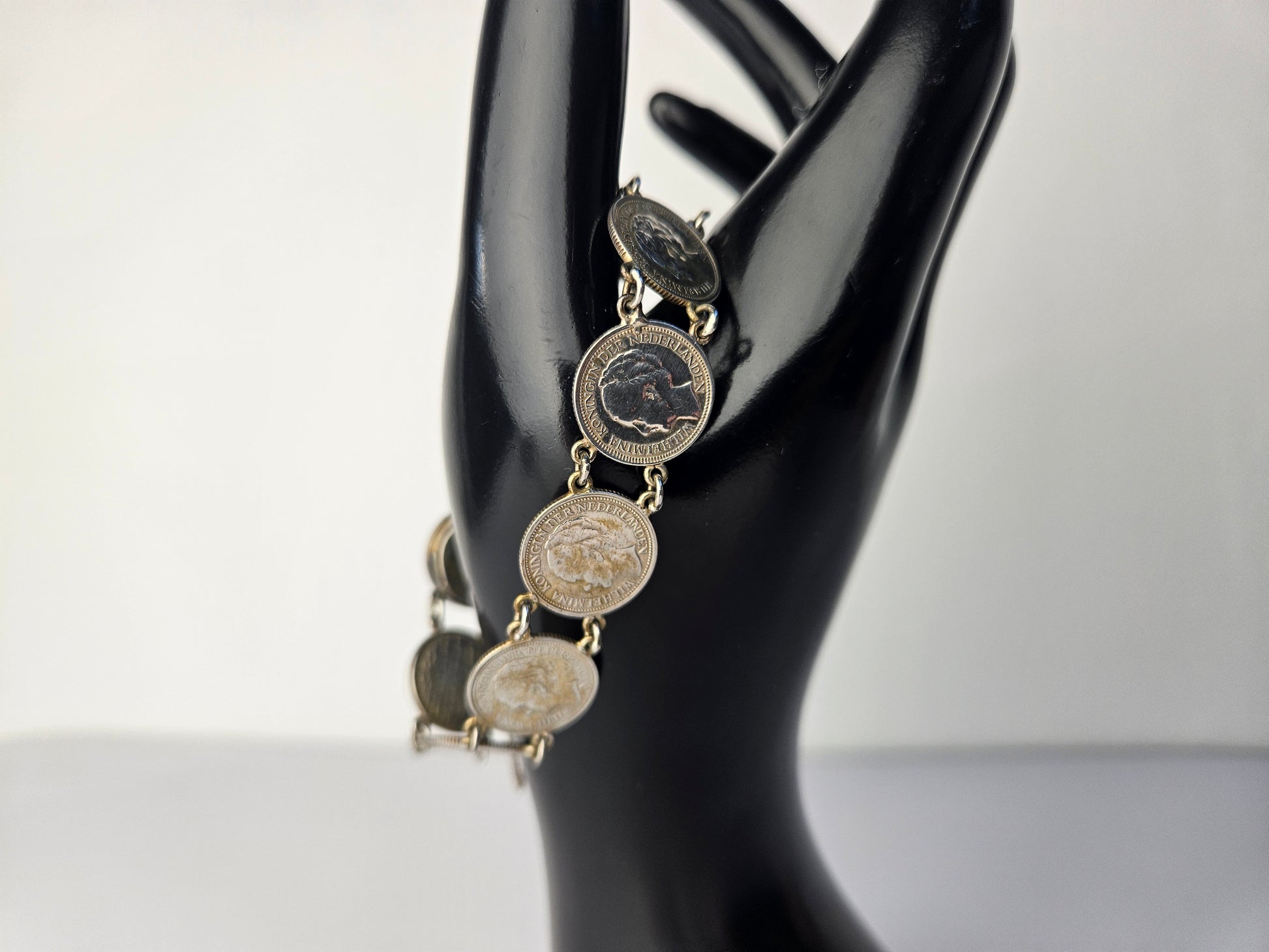 Zilveren Muntarmband met Wilhelmina Dubbeltjes - Nederlandse geschiedenis