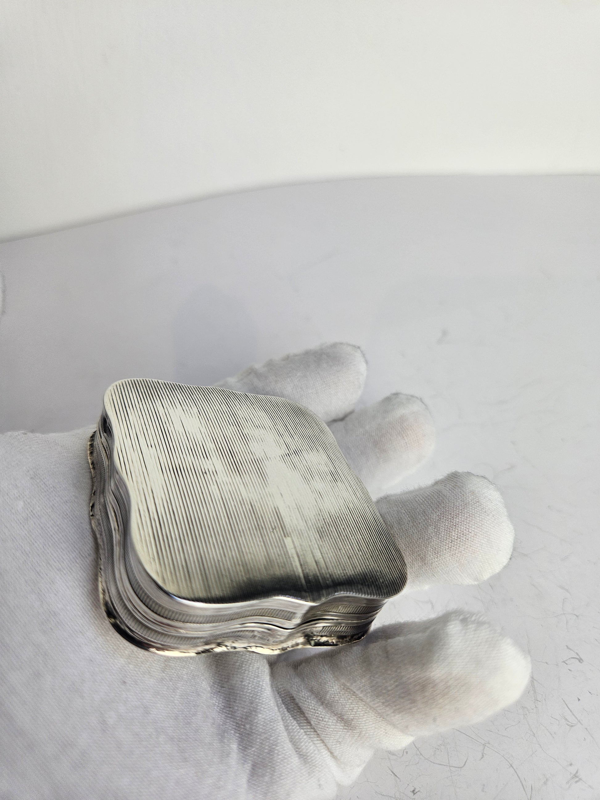 Antieke Zilveren Pepermuntdoosje | Rijk Gegraveerd Rococo of Biedermeier Decor