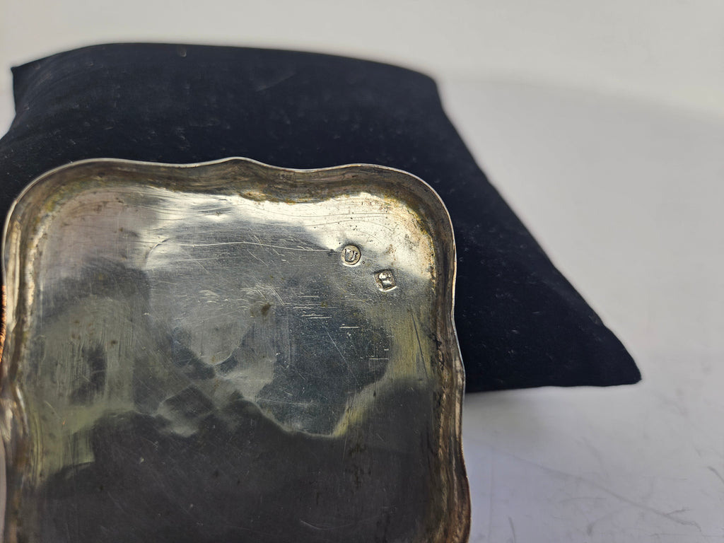 Antieke Zilveren Pepermuntdoosje | Rijk Gegraveerd Rococo of Biedermeier Decor