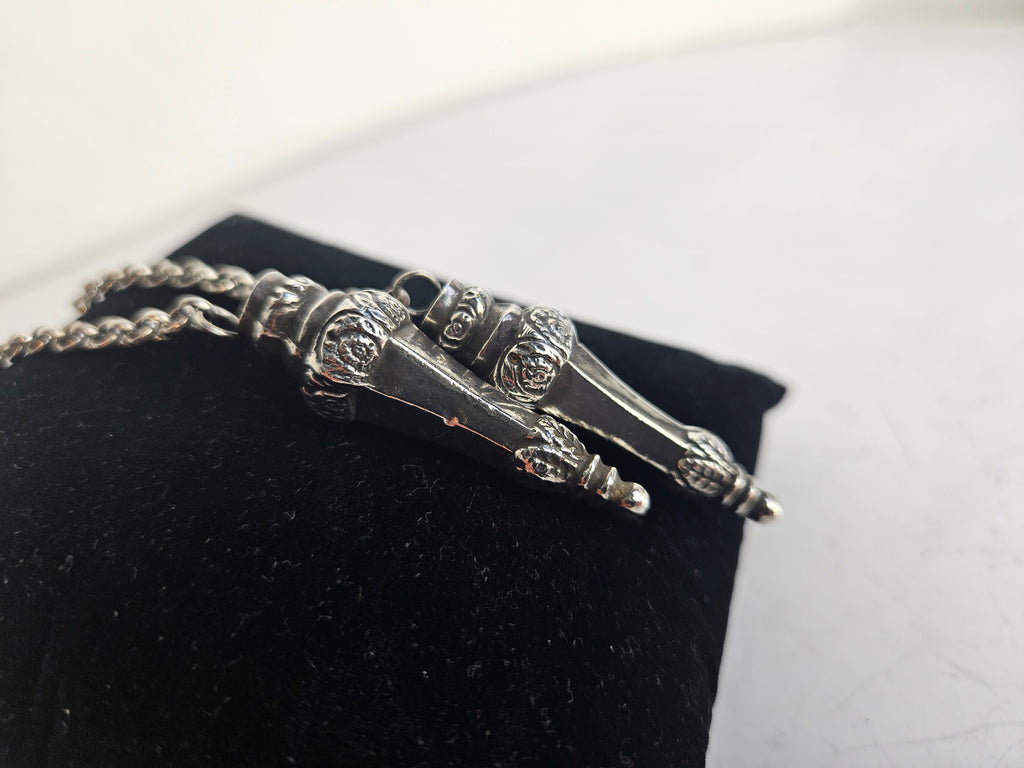 Antieke Zilveren Breipenbeschermers aan Sierlijke Jasseronketting
