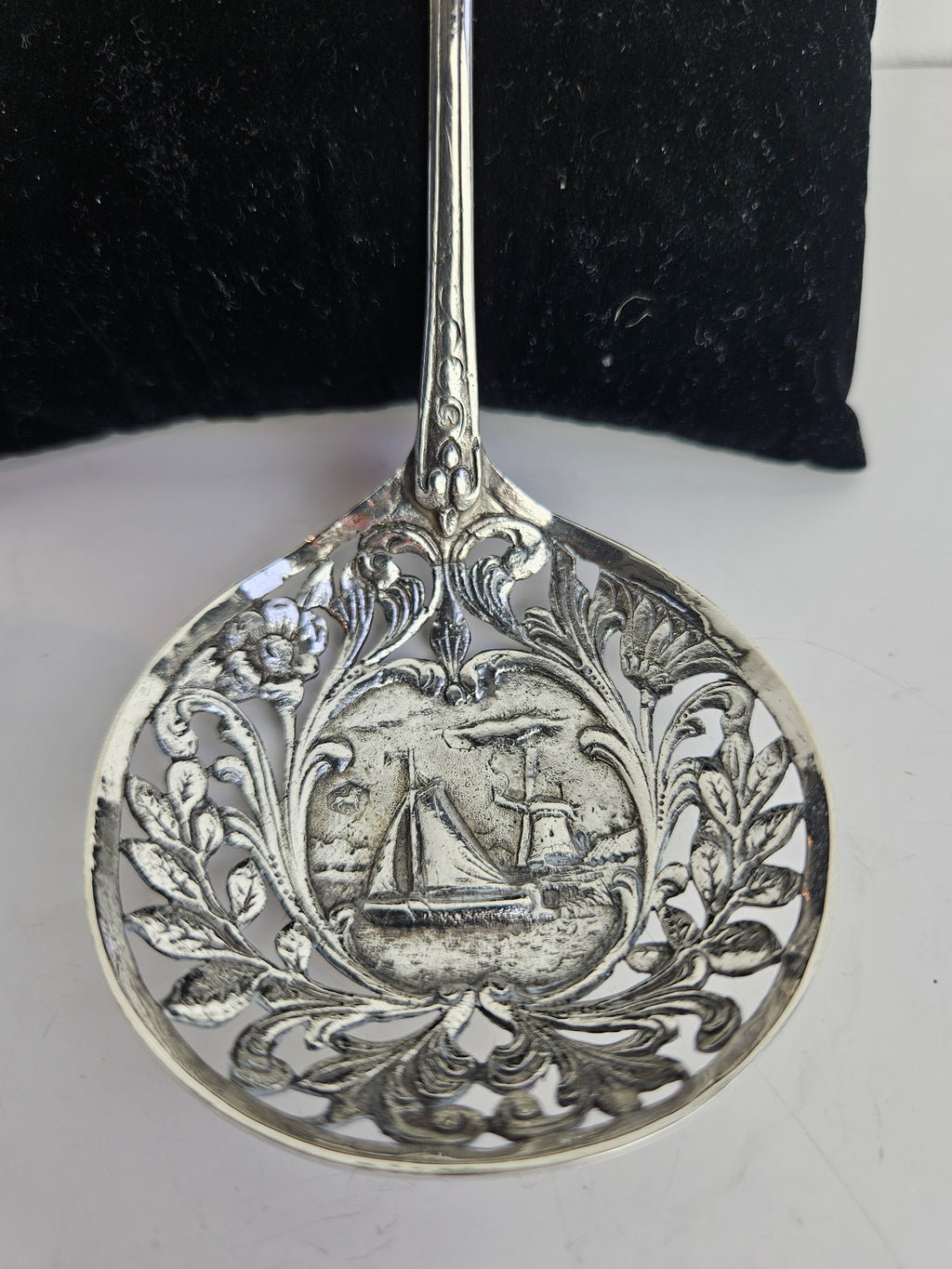 Decoratieve Antieke Zilveren Natfruitschep – Oud-Hollands Decor