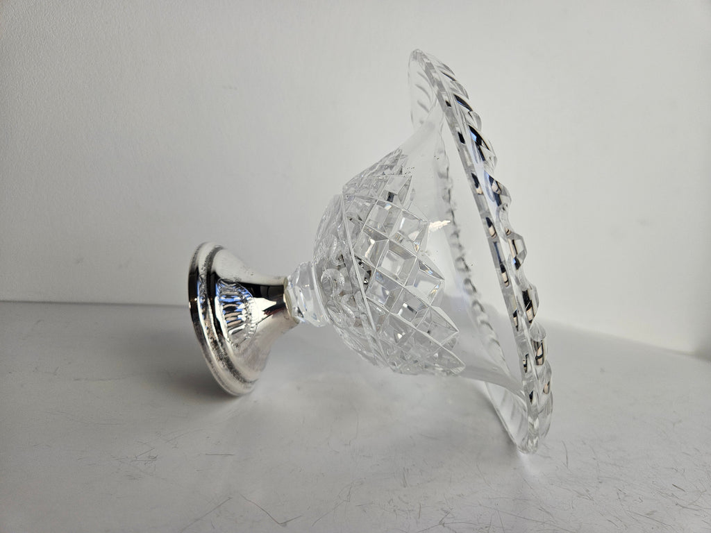 Antieke zilveren voet met kristallen schaal