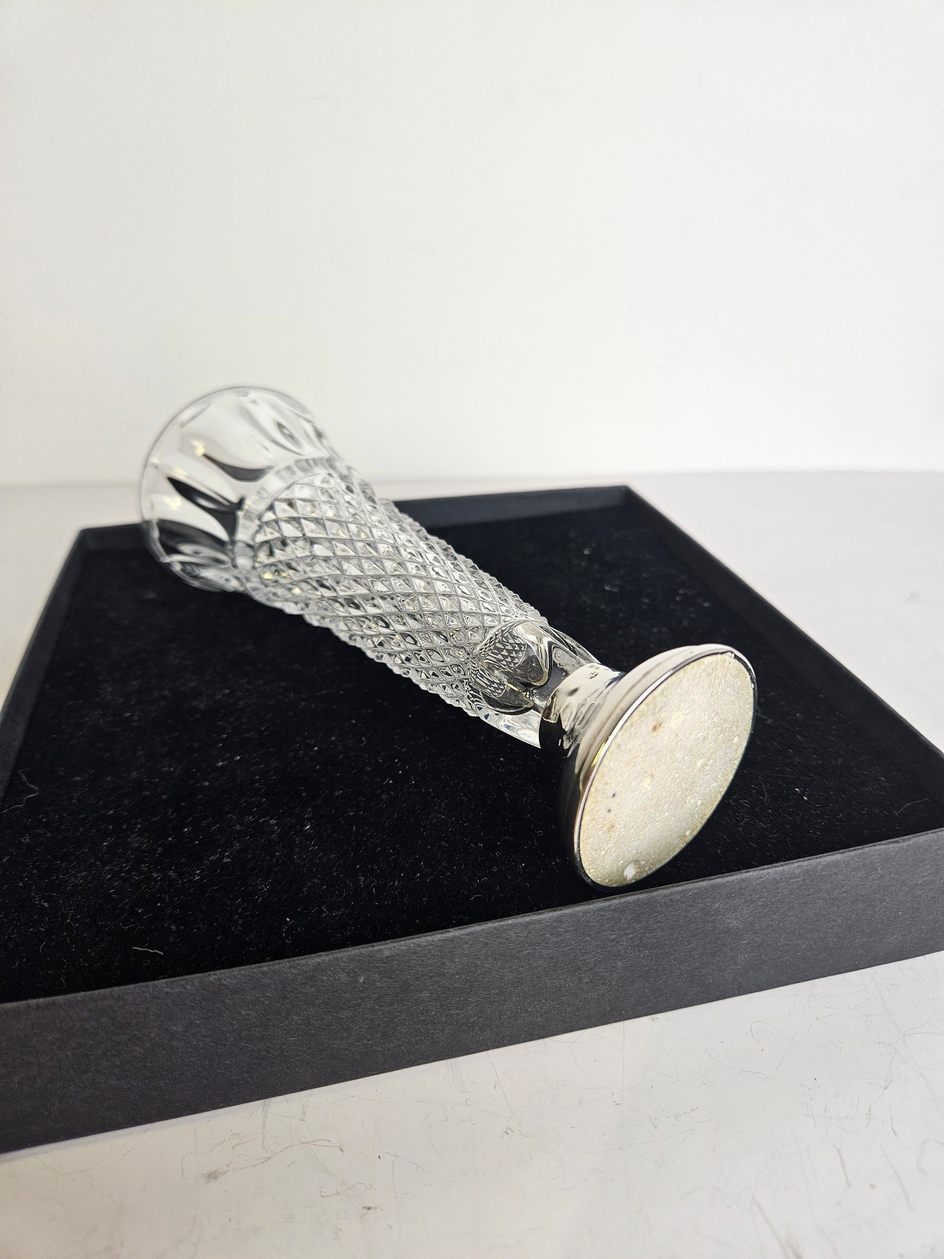 Kristallen vaasje op zilveren voet | 14,5 cm