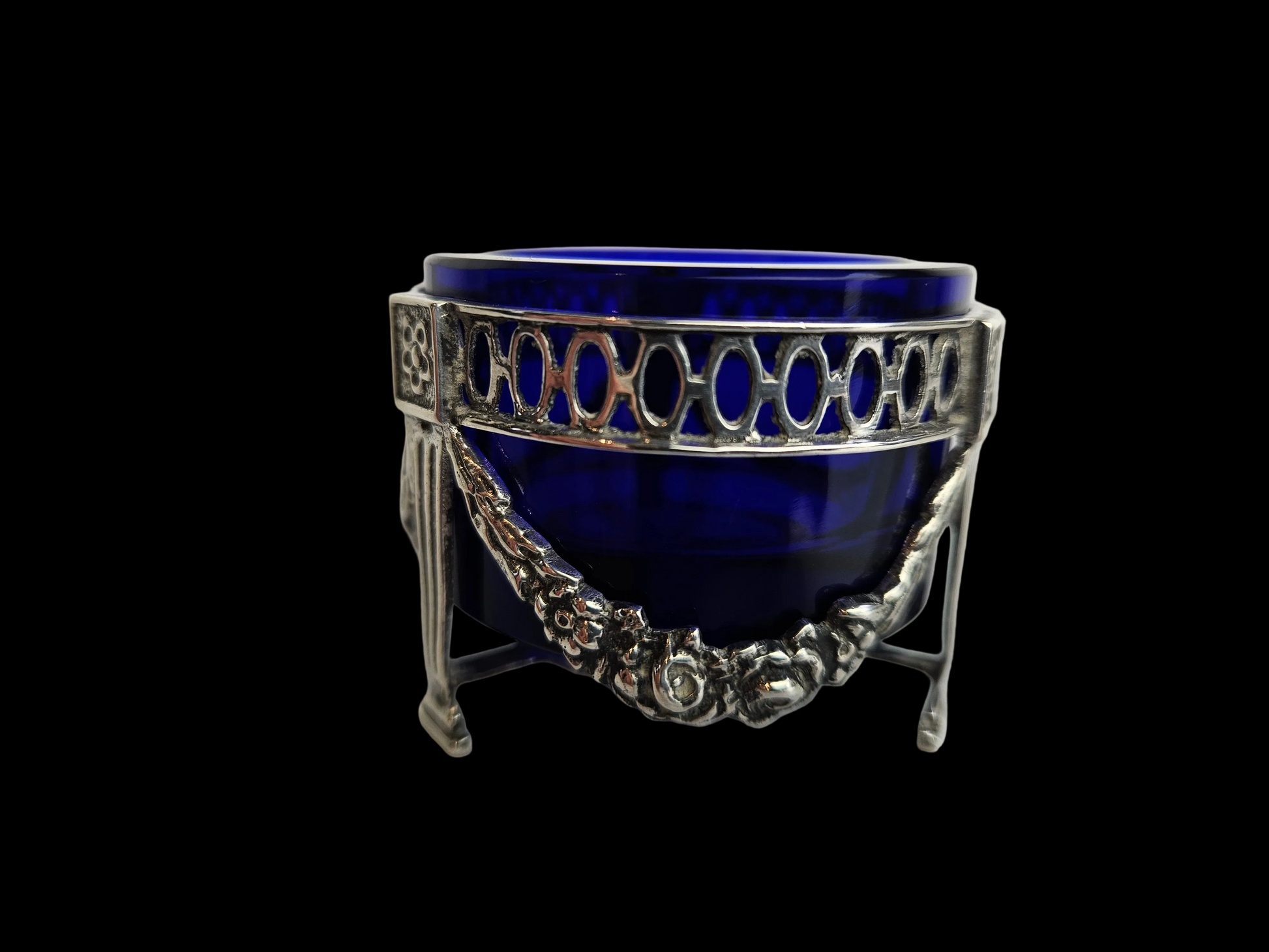 Zilveren zoutvaatje met blauw glazen inzet – BW van Eldik, Zutphen (1917–1950)