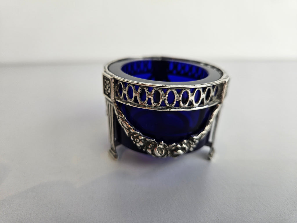 Zilveren zoutvaatje met blauw glazen inzet – BW van Eldik, Zutphen (1917–1950)