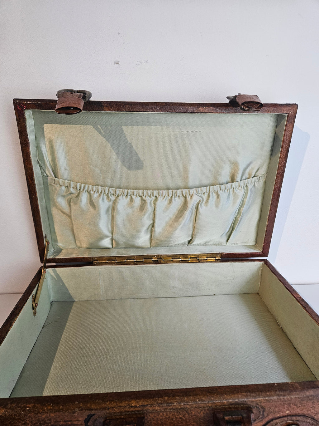 Vintage houten koffertje – decoratief en karaktervol – 36 cm