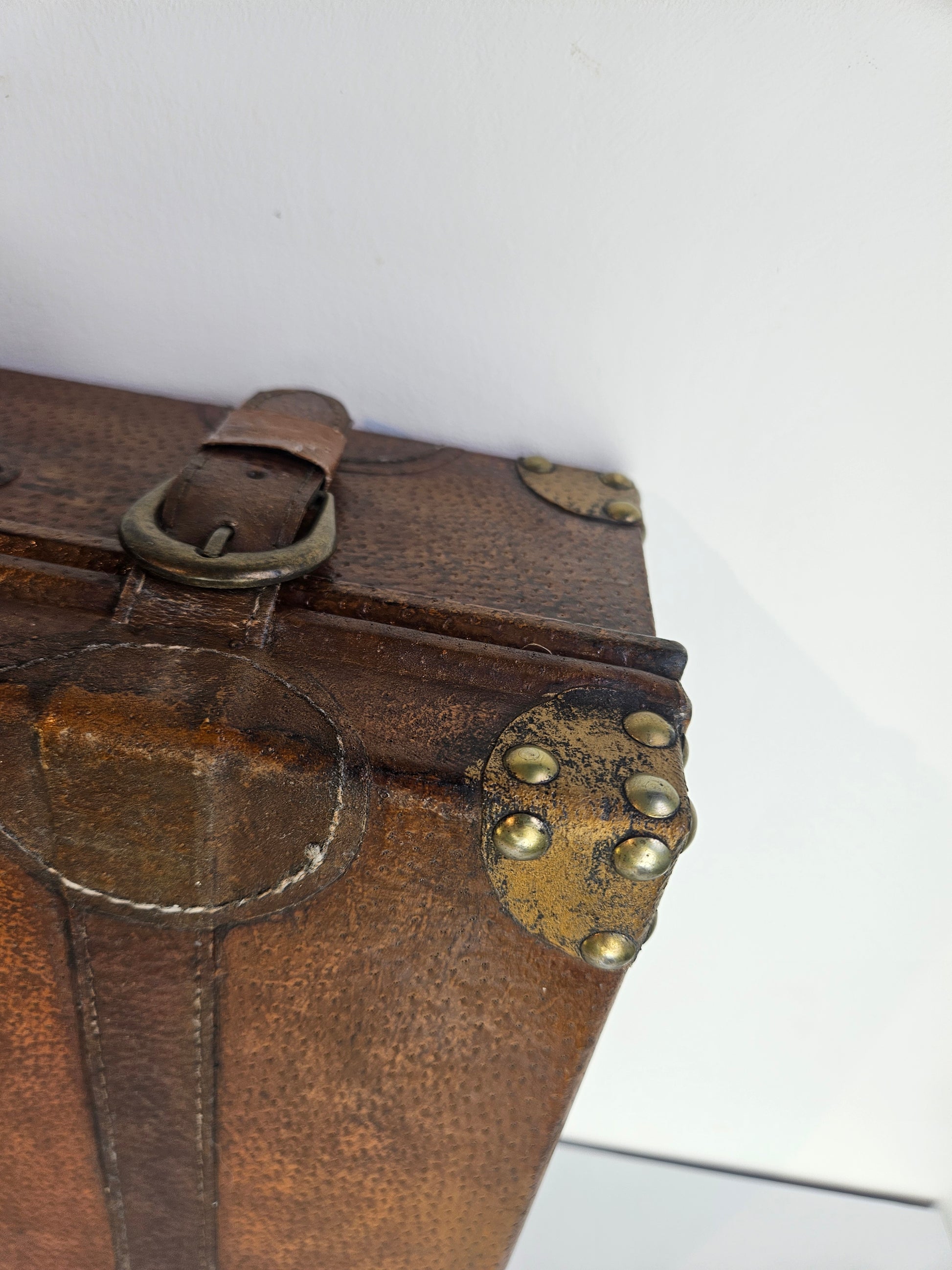 Vintage houten koffertje – decoratief en karaktervol – 44 cm