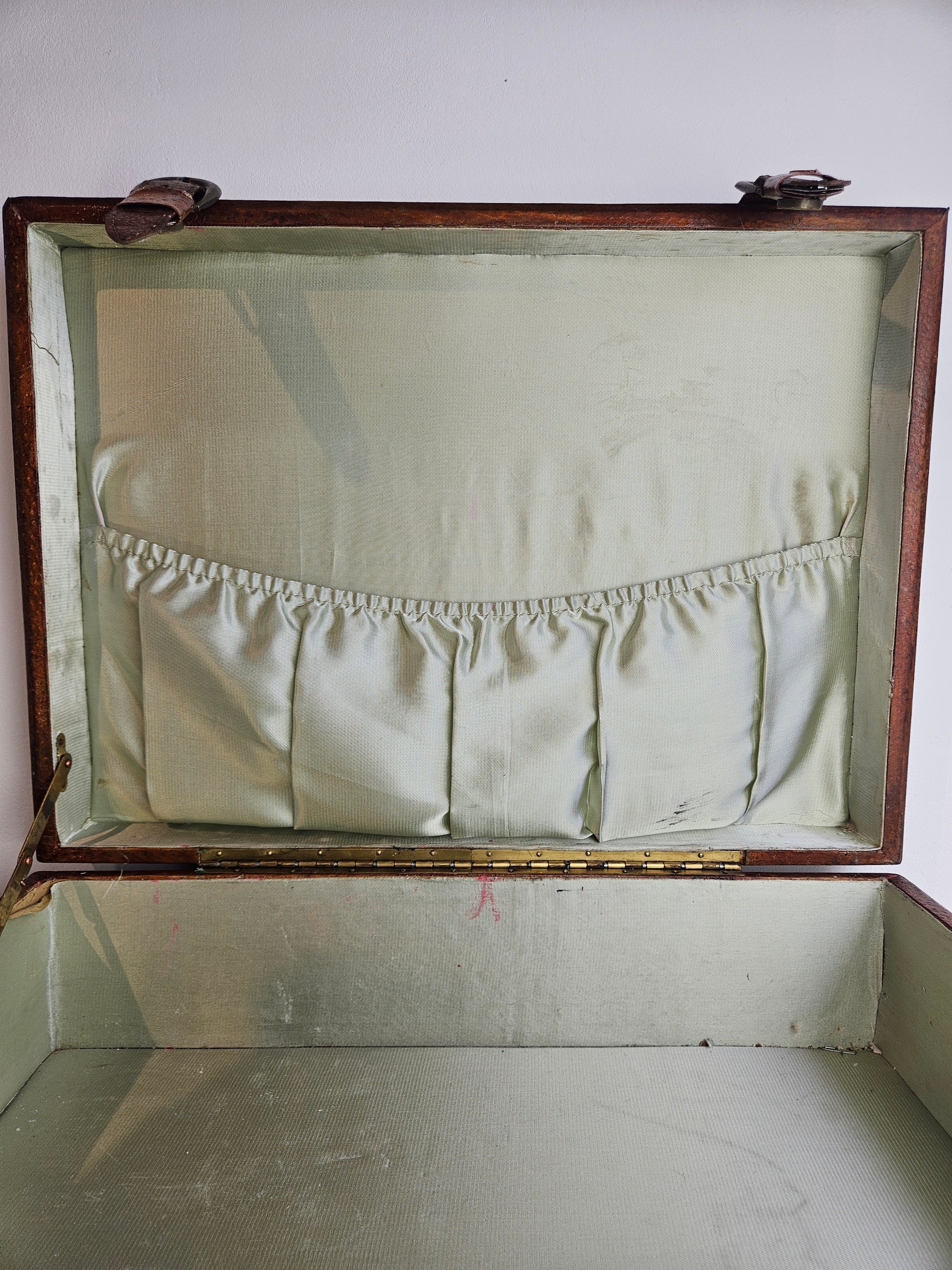 Vintage houten koffertje – decoratief en karaktervol – 44 cm