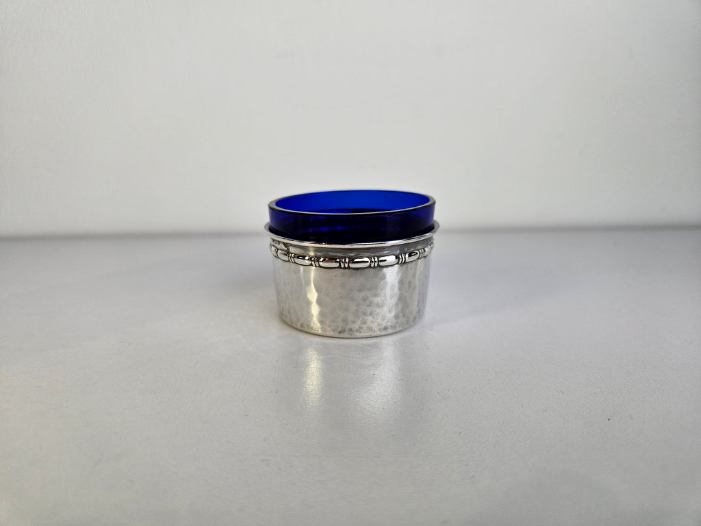 Antiek zilveren zoutvaatje met blauw glazen inzet - ⌀ 4,2 cm