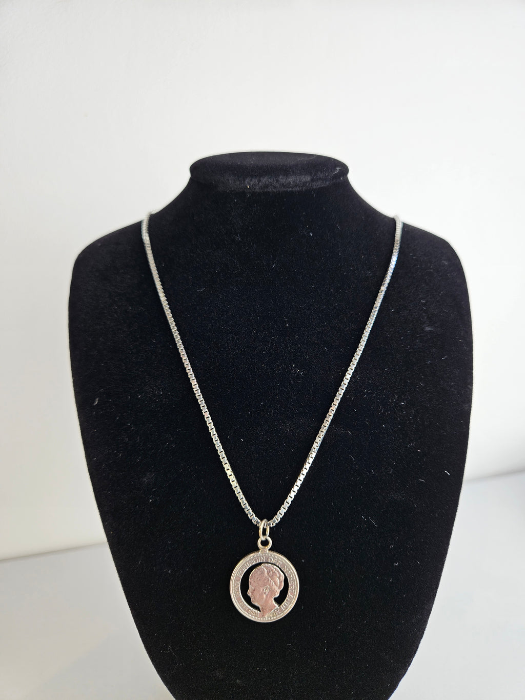 Zilveren "Stil Verzet" Ketting – Wilhelmina Kwartje in Venetiaanse Schakel