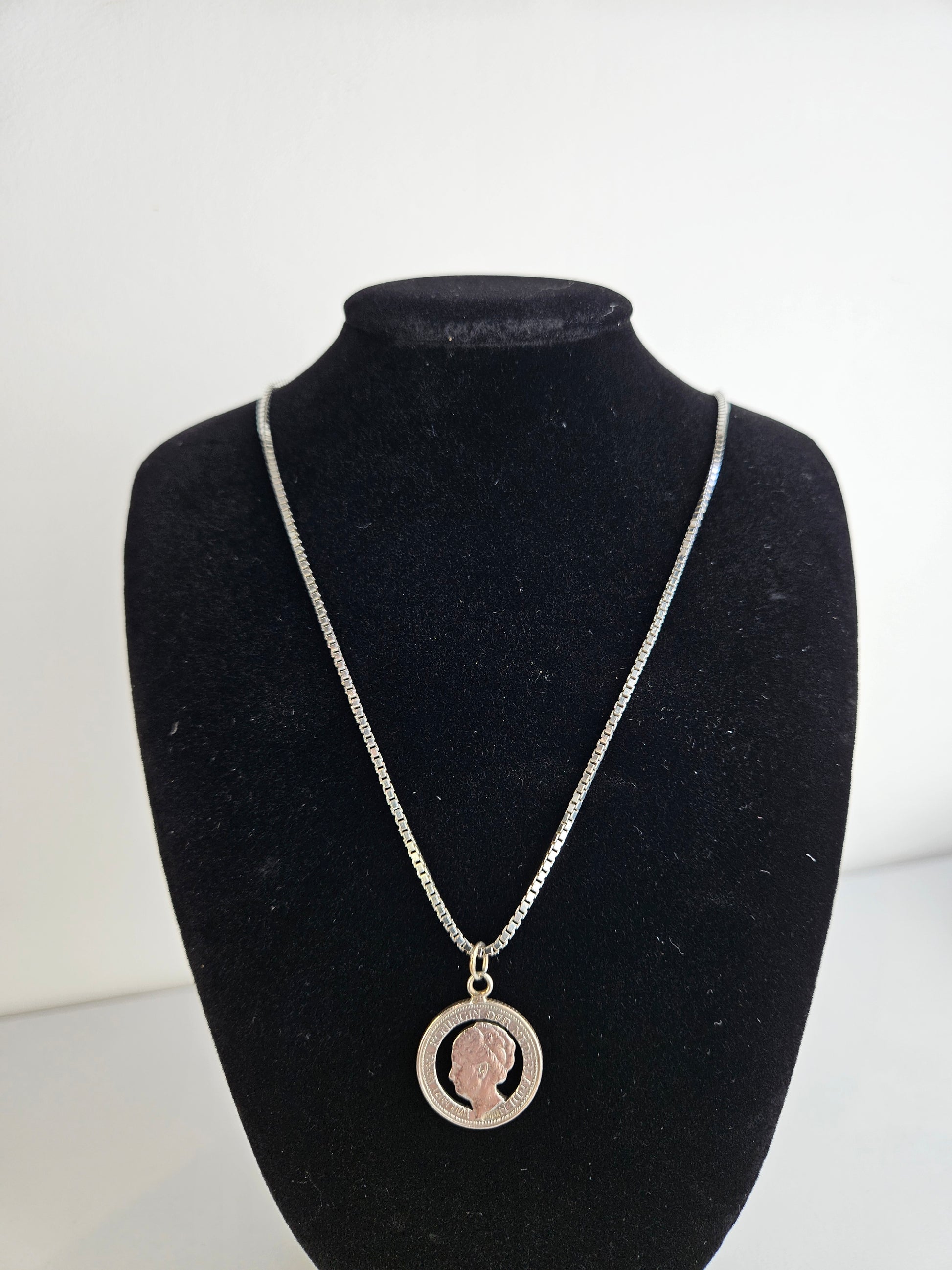 Zilveren "Stil Verzet" Ketting – Wilhelmina Kwartje in Venetiaanse Schakel