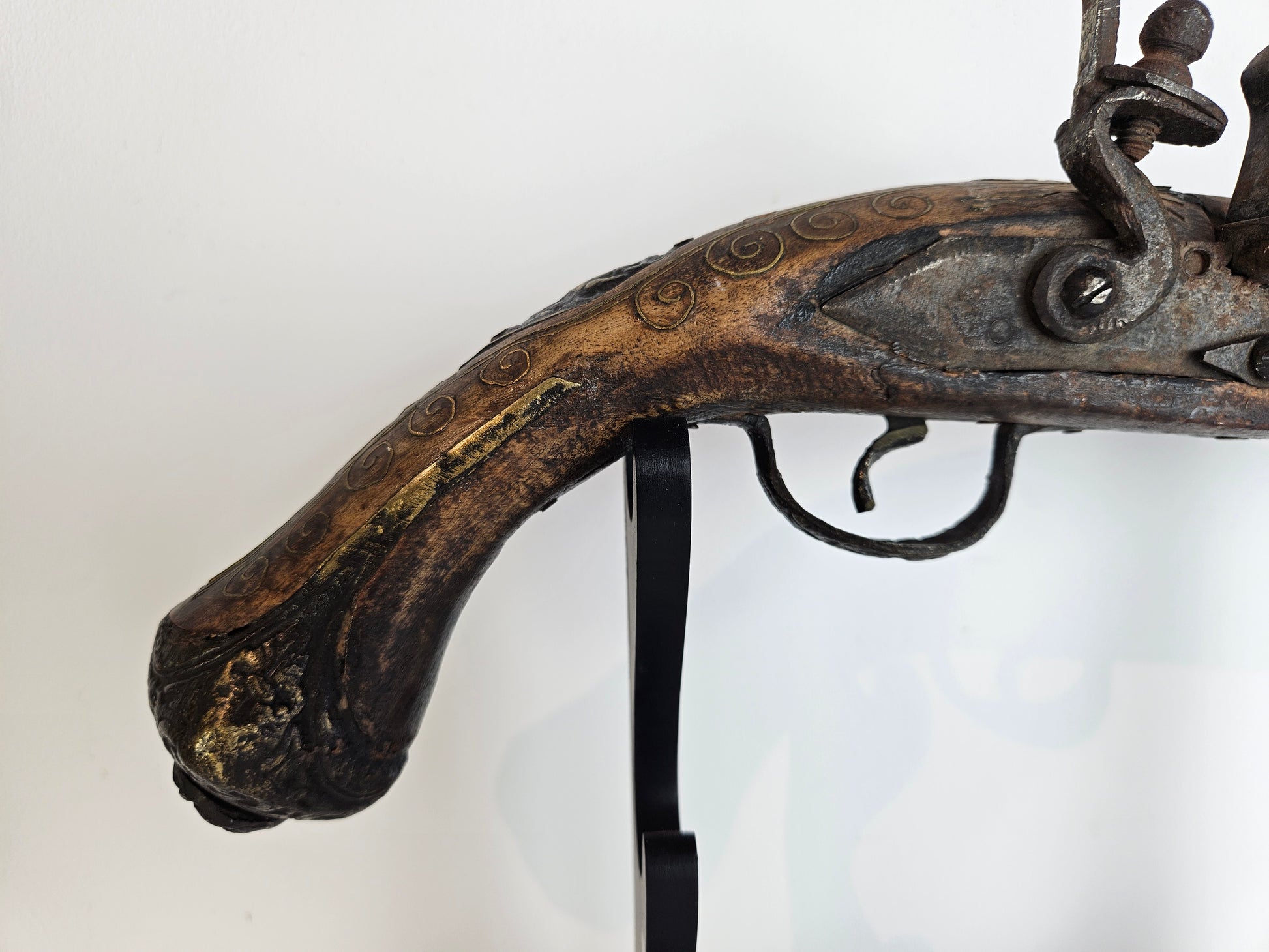 Ottomaans stijl vuursteenpistool met metalen inleg - Handgemaakt - circa 18e eeuw