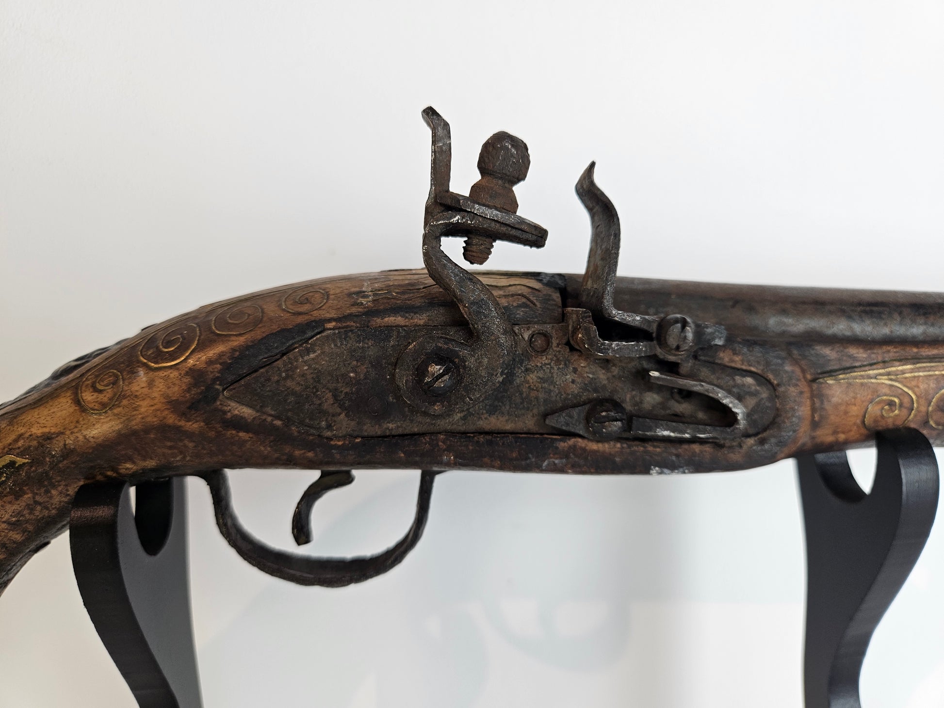 Ottomaans stijl vuursteenpistool met metalen inleg - Handgemaakt - circa 18e eeuw