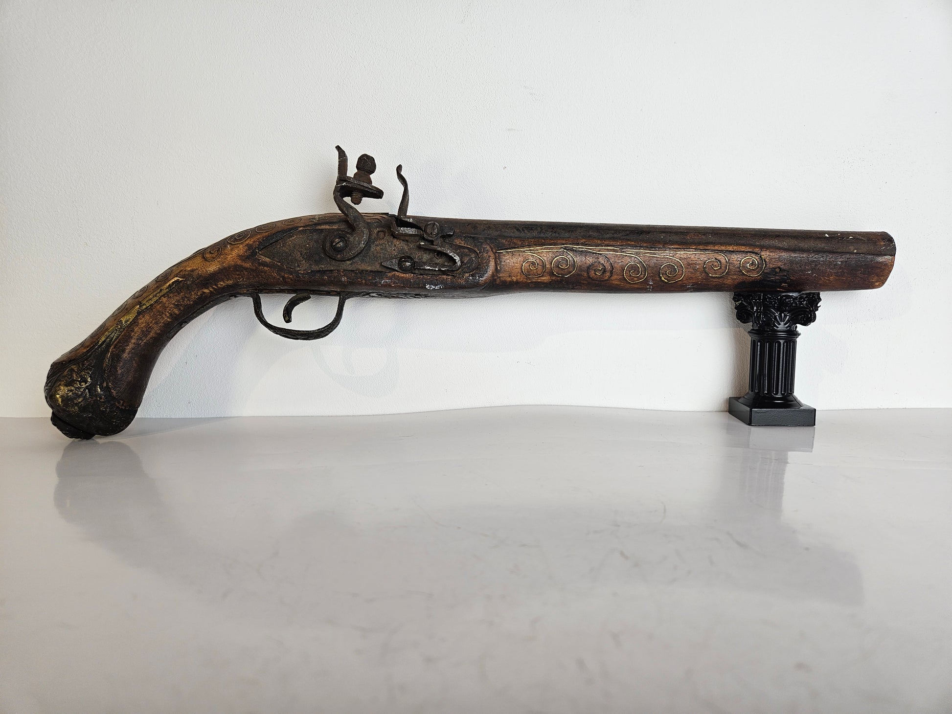 Ottomaans stijl vuursteenpistool met metalen inleg - Handgemaakt - circa 18e eeuw