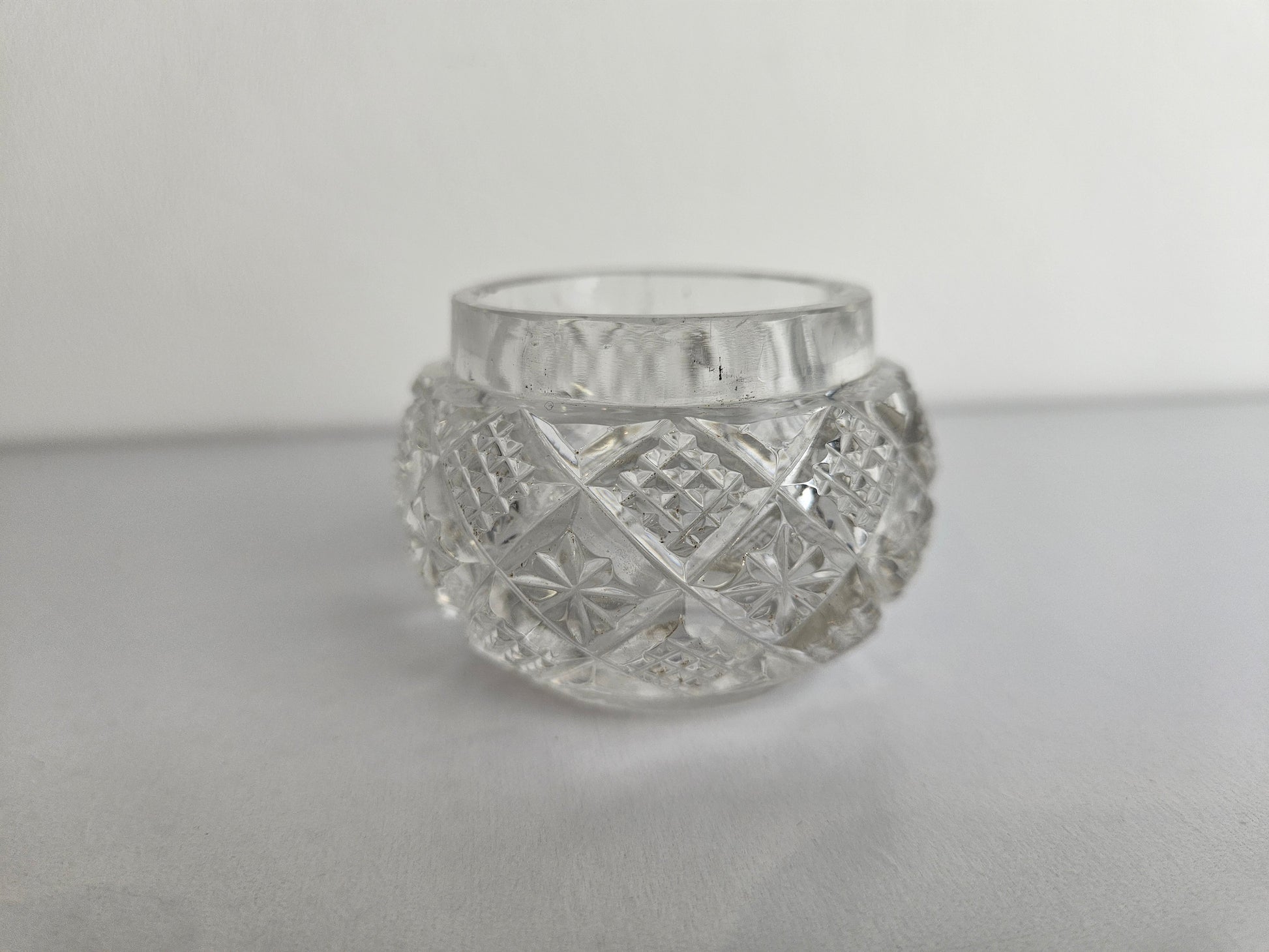 Kristallen Potje met Zilveren Deksel – Elegant Vintage Opbergdoosje