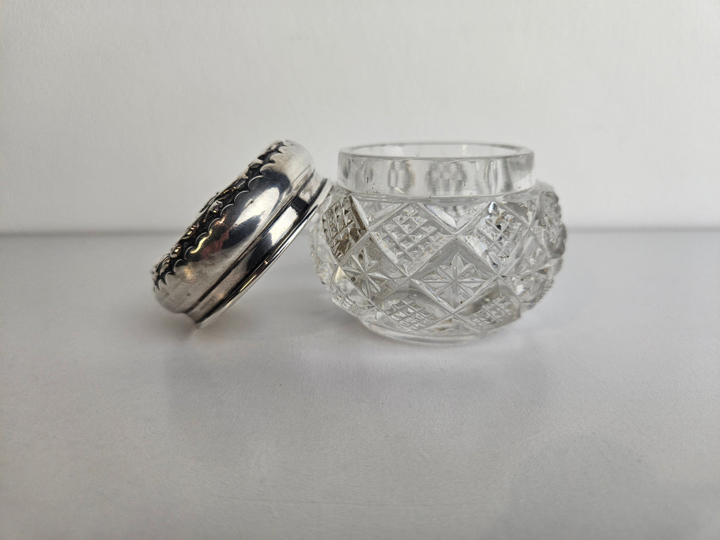 Kristallen Potje met Zilveren Deksel – Elegant Vintage Opbergdoosje