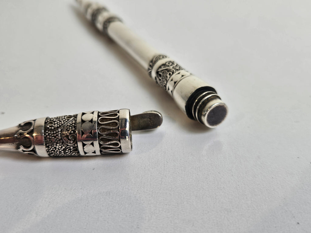 Oosterse Zilveren Briefopener en Schrijfinstrument – Filigrain Zilverwerk met Amethistkleurige Steen