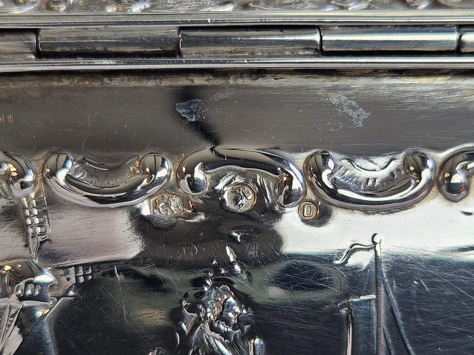 Antieke Zilveren Theebus – H.Hooijkaas Schoonhoven – Handgemaakt Zilverwerk met Reliëfdecor