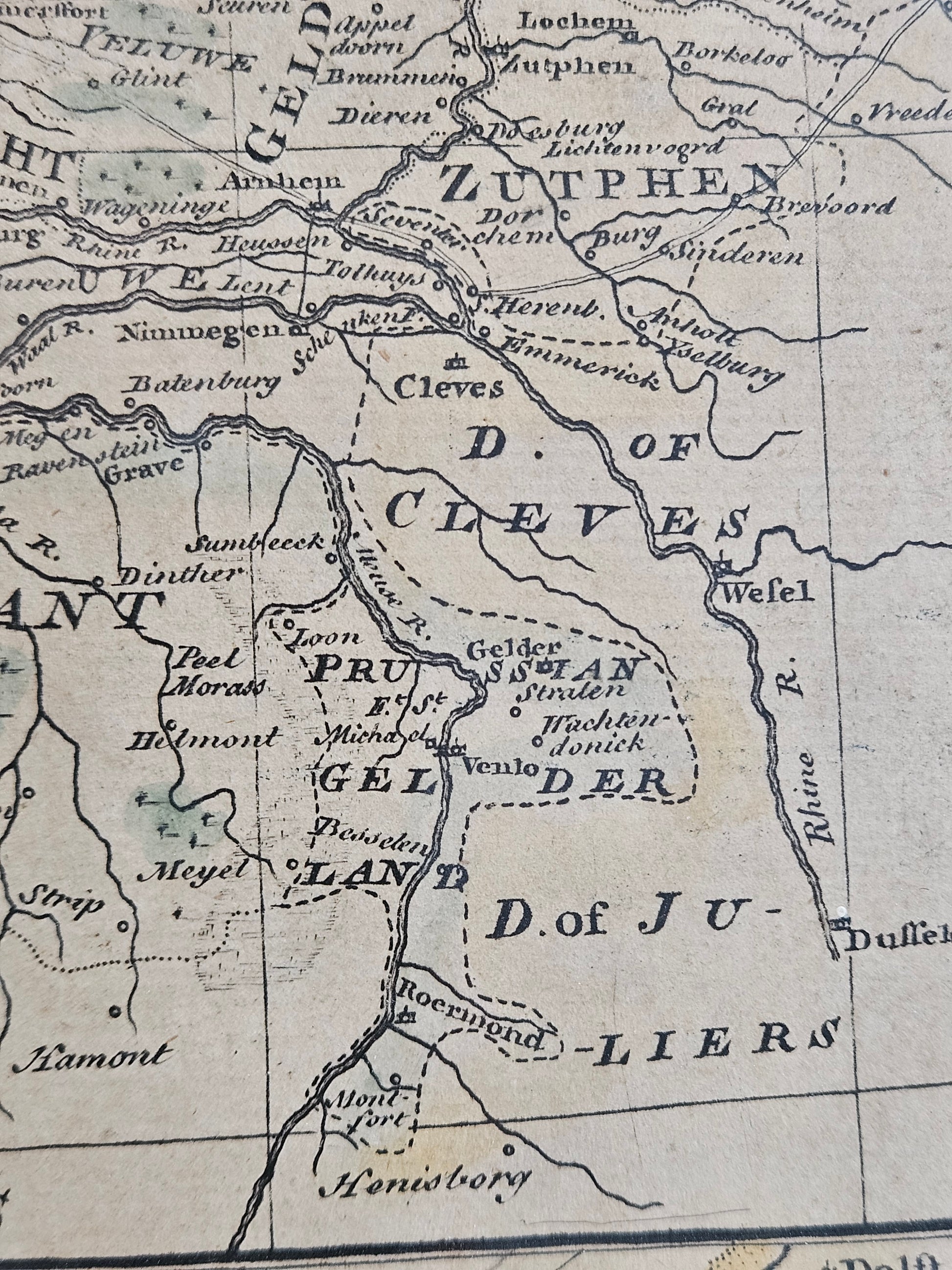 Zeldzame Antieke Kaart Nederland (1748) – Emanuel Bowen – Gebaseerd op Le Rouge & Astronomische Waarnemingen