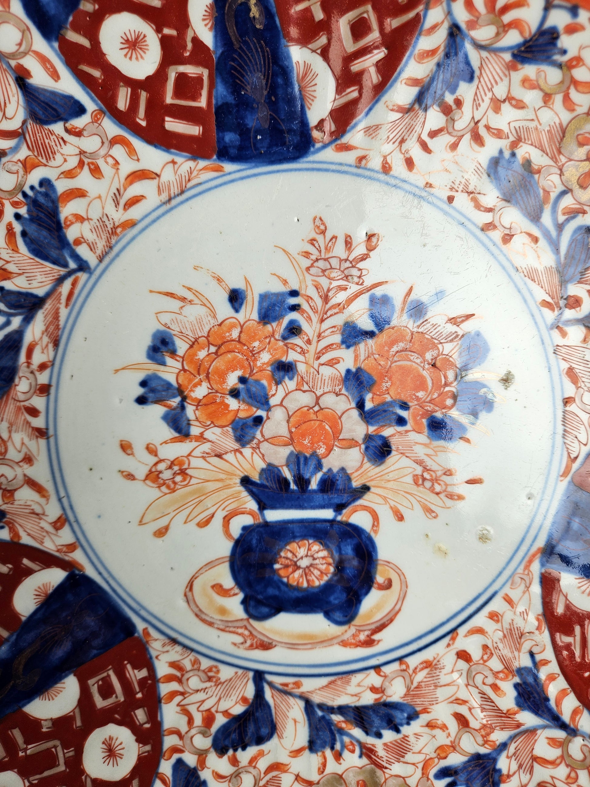 Groot Antiek Japans Imari Porseleinen Bord (Ø 30,5 cm) – Meiji-periode, 19e Eeuw