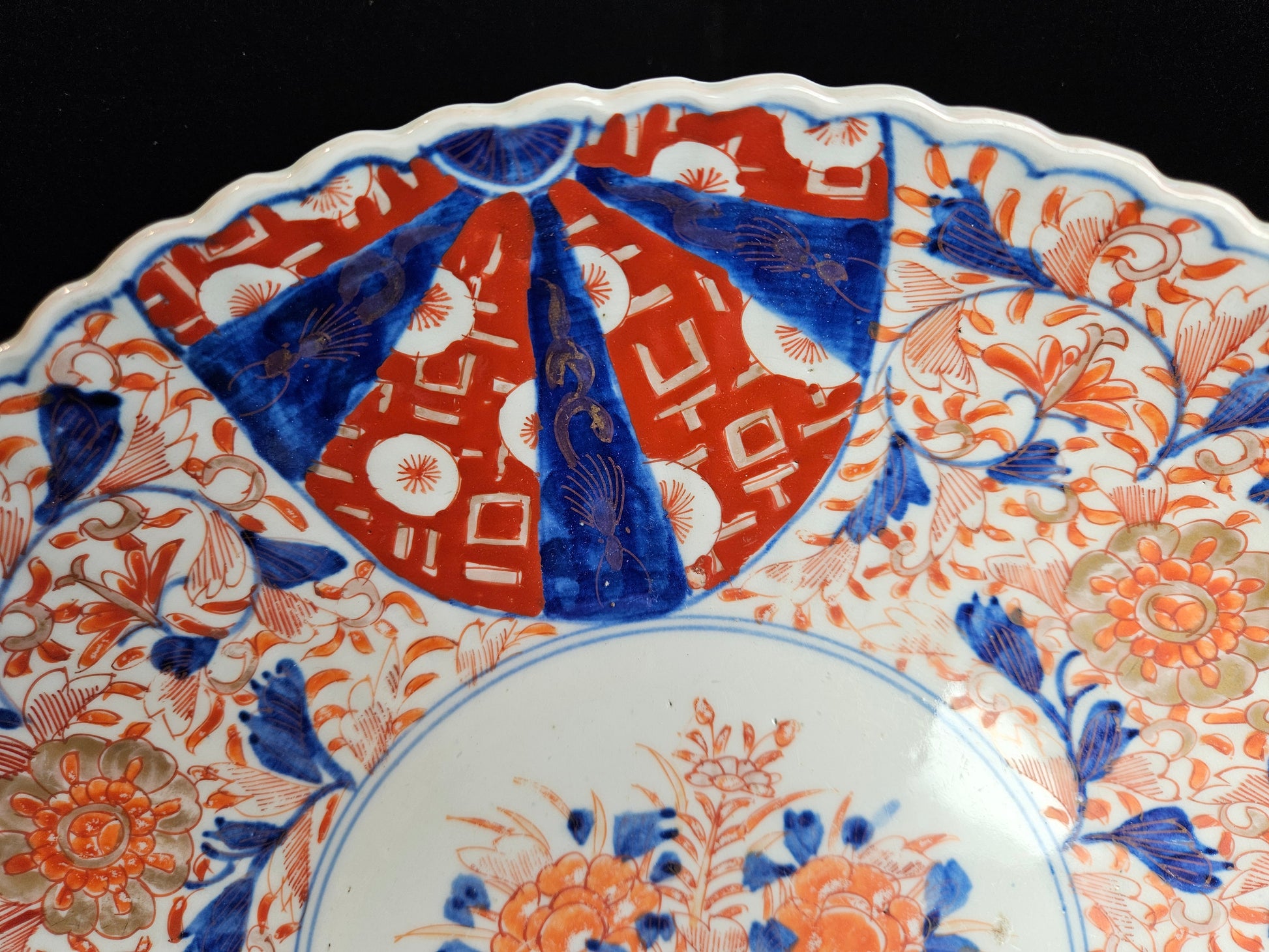 Groot Antiek Japans Imari Porseleinen Bord (Ø 30,5 cm) – Meiji-periode, 19e Eeuw
