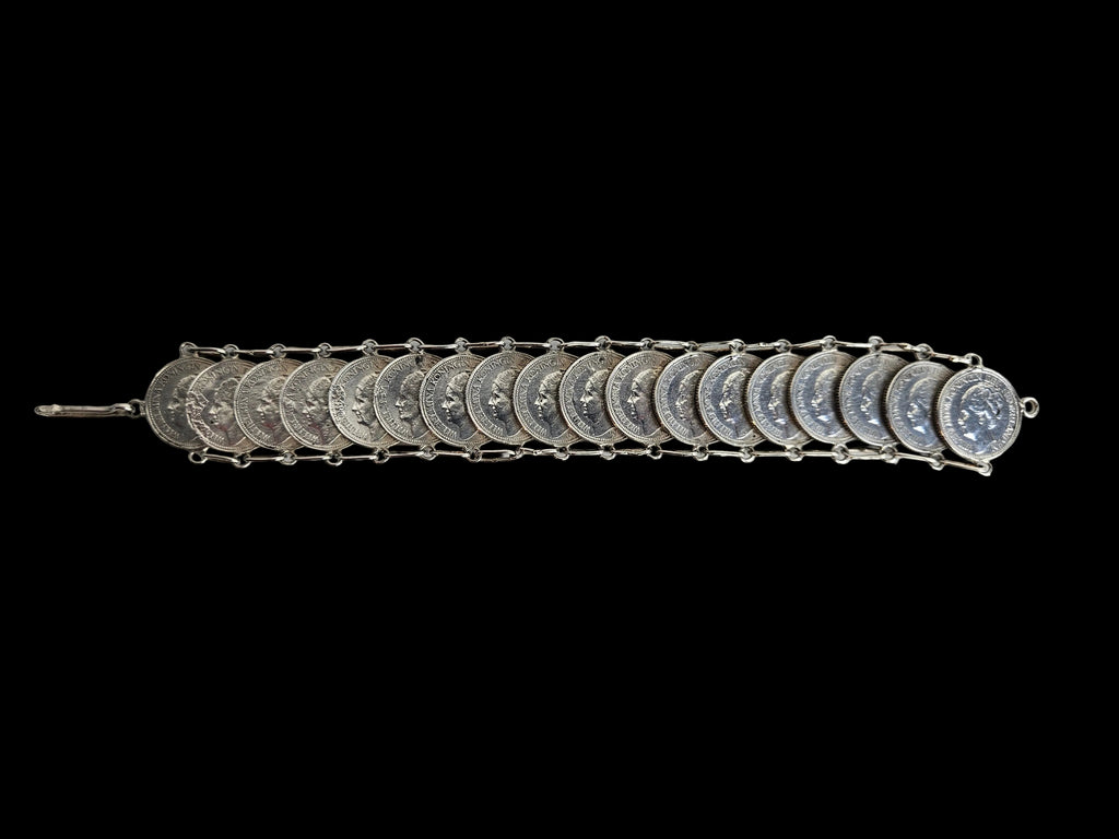Antieke Zilveren Wilhelmina Dubbeltjes Armband – Symbool van Stil Verzet (WOII)