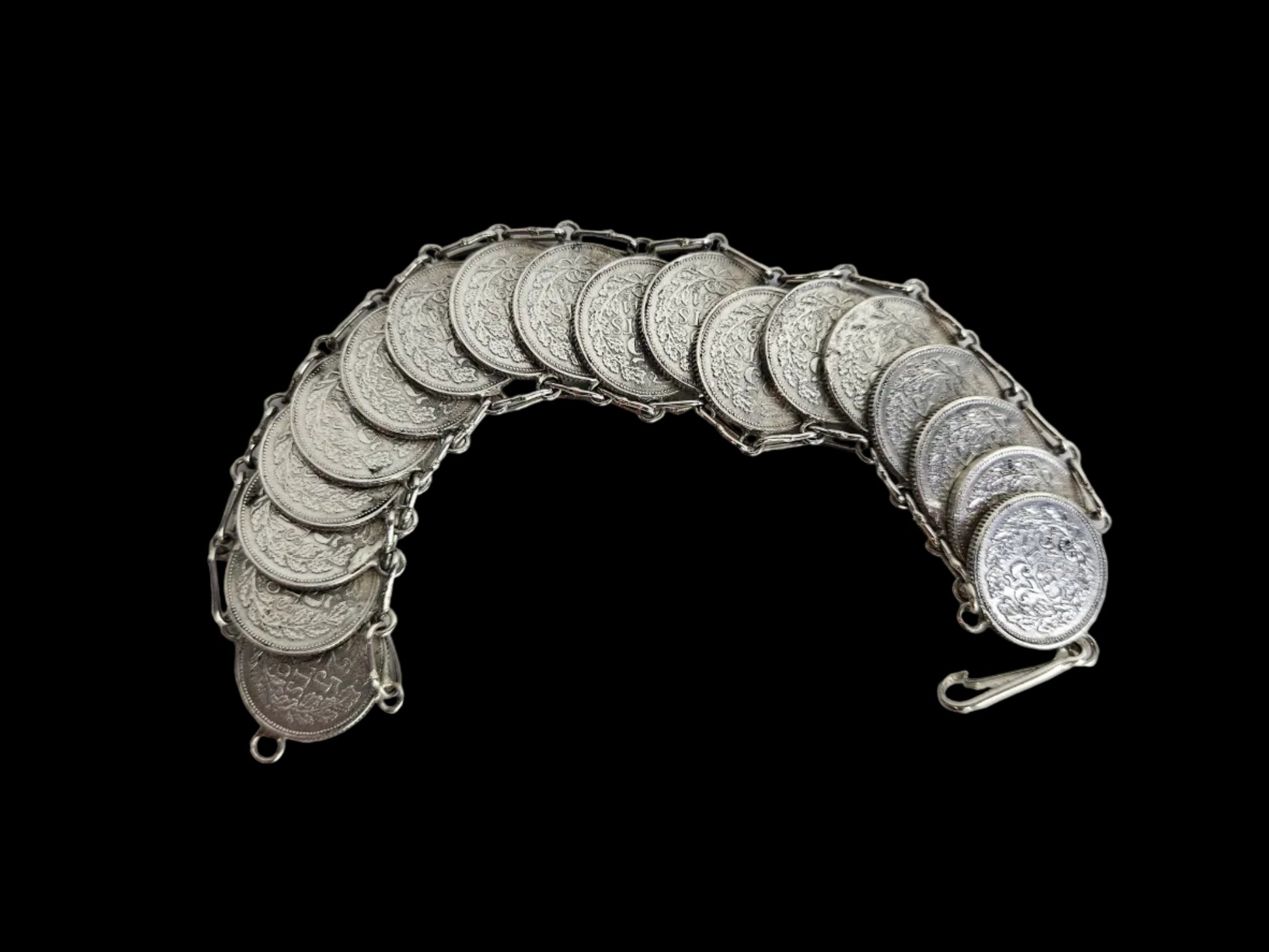 Antieke Zilveren Wilhelmina Dubbeltjes Armband – Symbool van Stil Verzet (WOII)