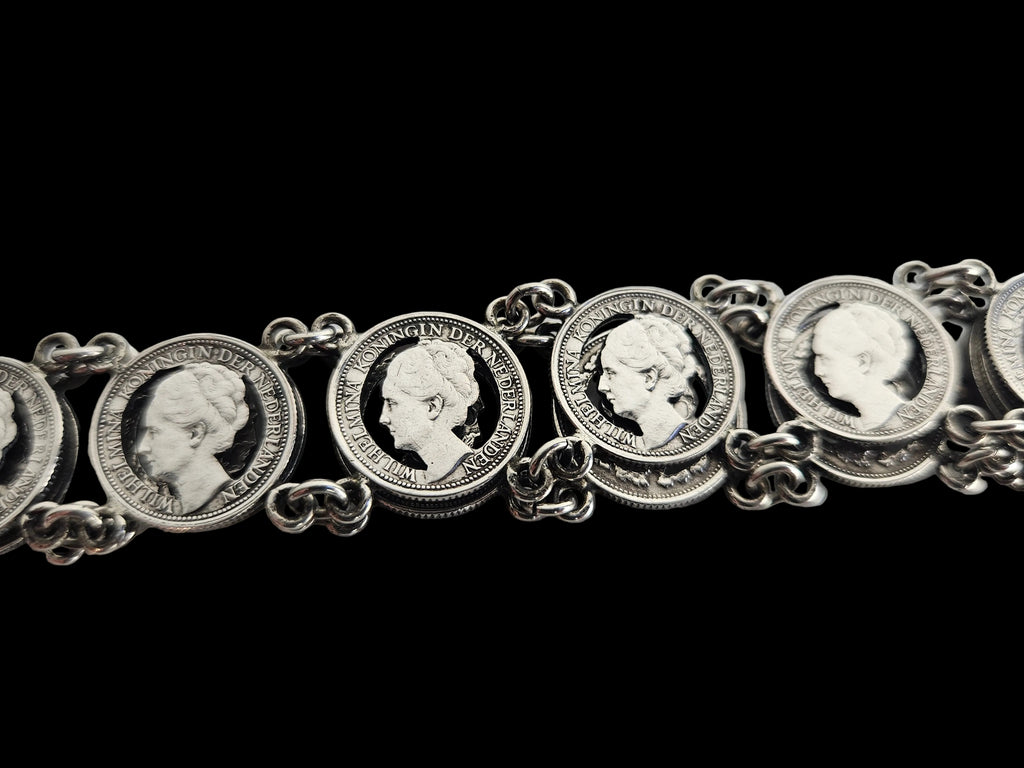 Stil Verzet Armband met Uitgesneden Wilhelmina 10 Cent Munten (1938–1941) – Historische Sieraden