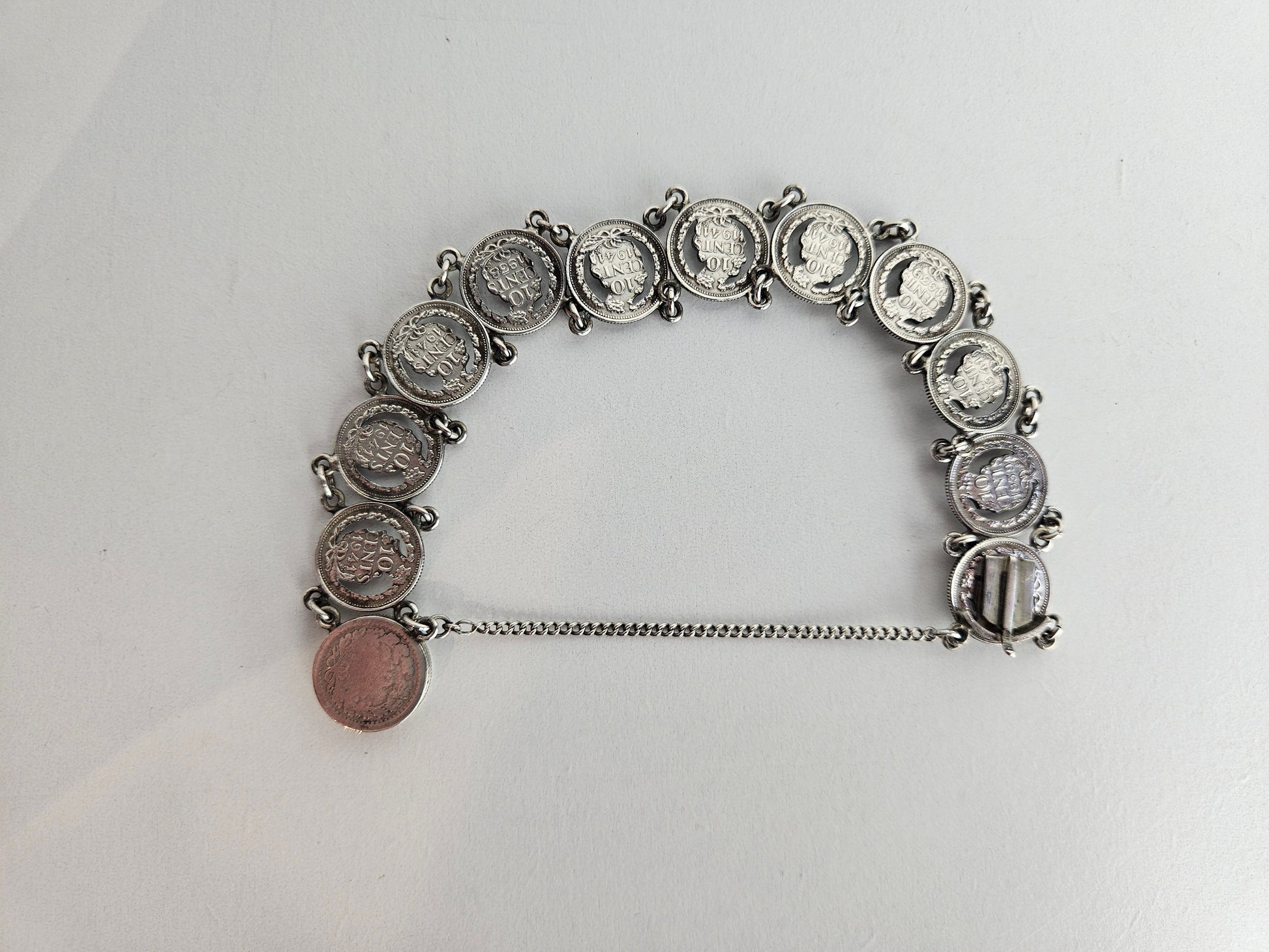 Stil Verzet Armband met Uitgesneden Wilhelmina 10 Cent Munten (1938–1941) – Historische Sieraden