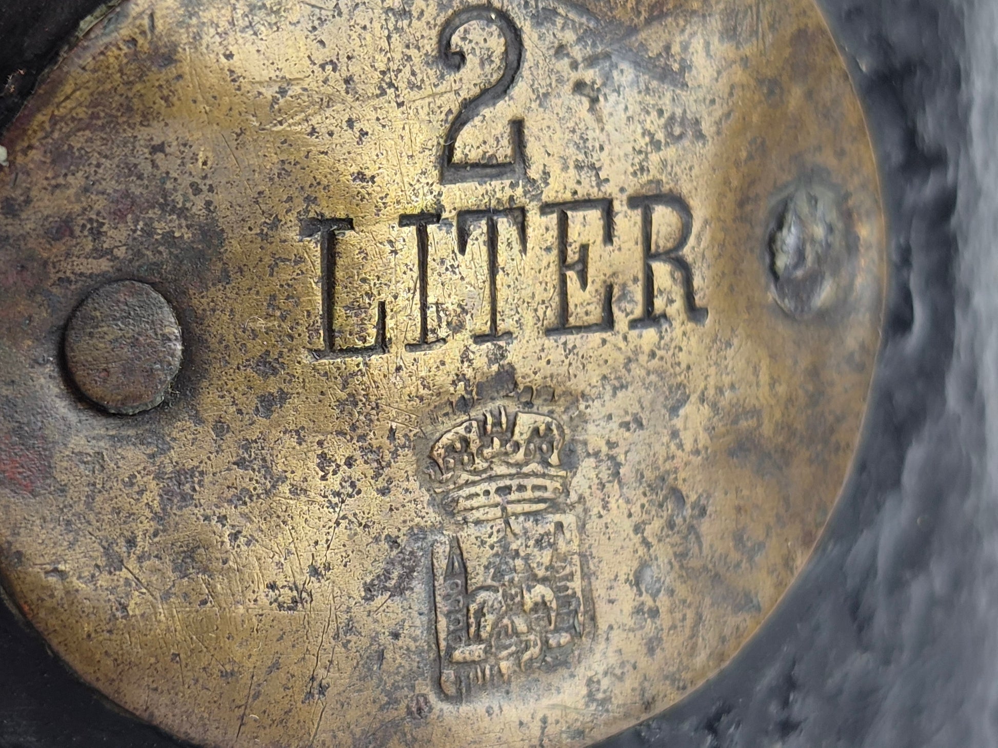 Antieke Geijkte IJzeren Inhoudsmaat – 2 Liter – Nederlandse Handelsmaat - Middelburg