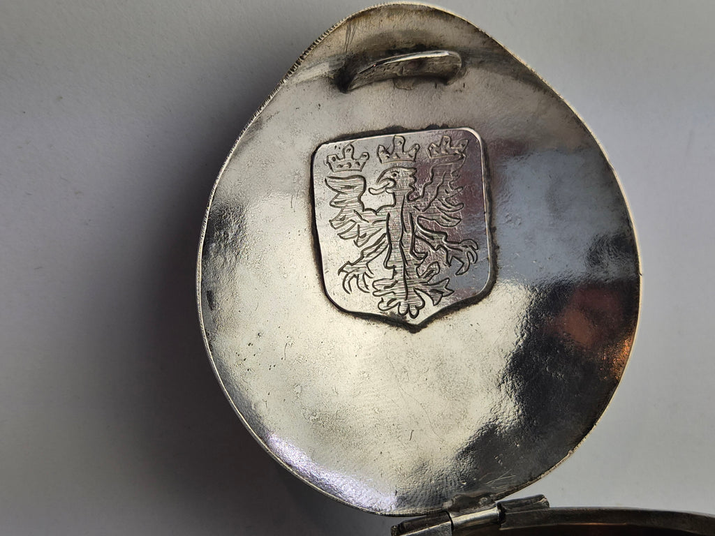 Antiek Zilveren Dekseldoosje van een Zeeuwse Broeksknoop – Uniek Ambachtelijk Verzamelobject