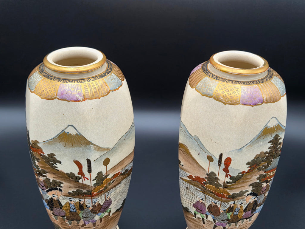 Antiek Spiegelpaar Satsuma Vazen 25 cm | Berg Fuji | Shimazu Mon | Japans Porselein