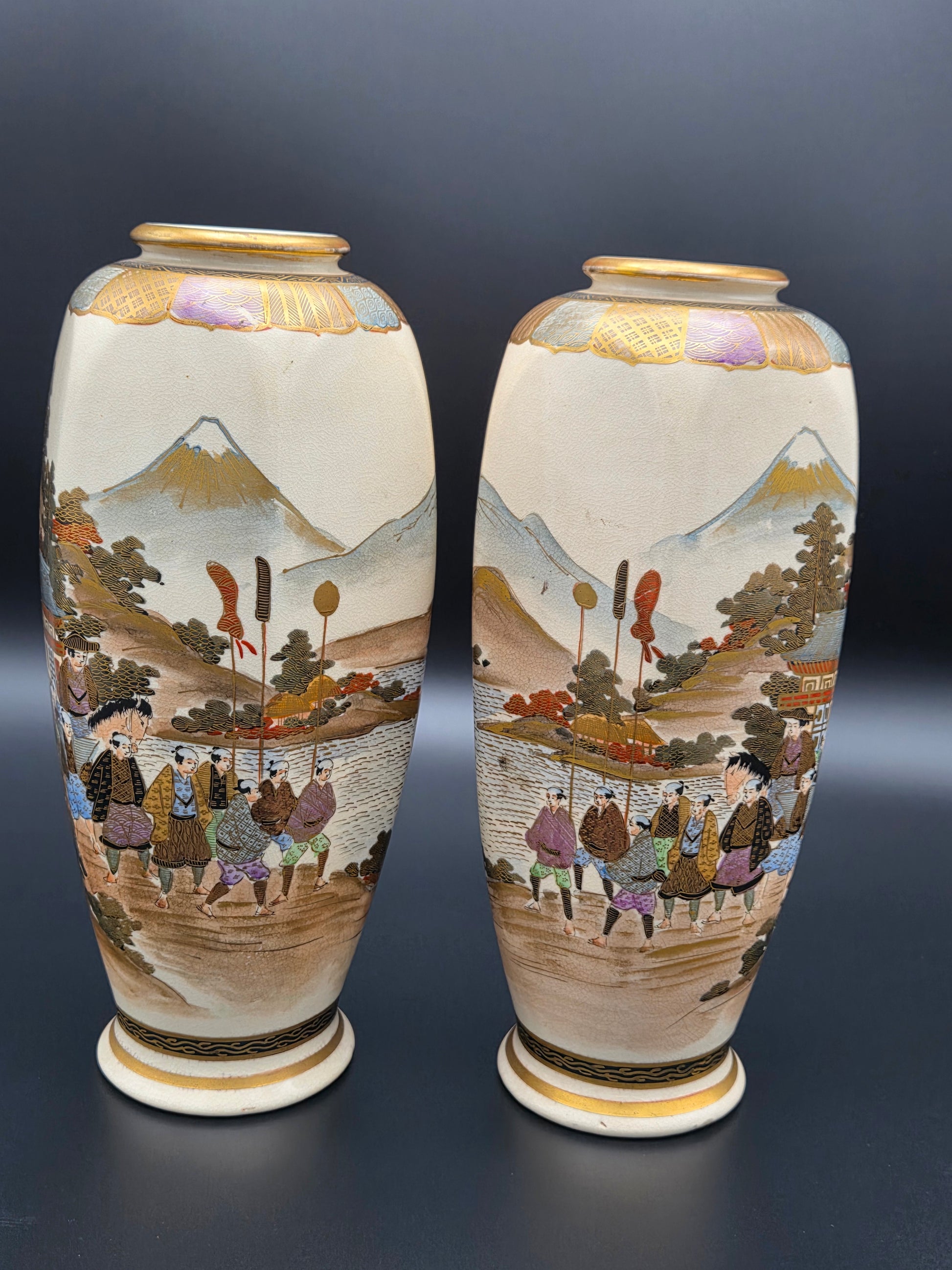 Antiek Spiegelpaar Satsuma Vazen 25 cm | Berg Fuji | Shimazu Mon | Japans Porselein