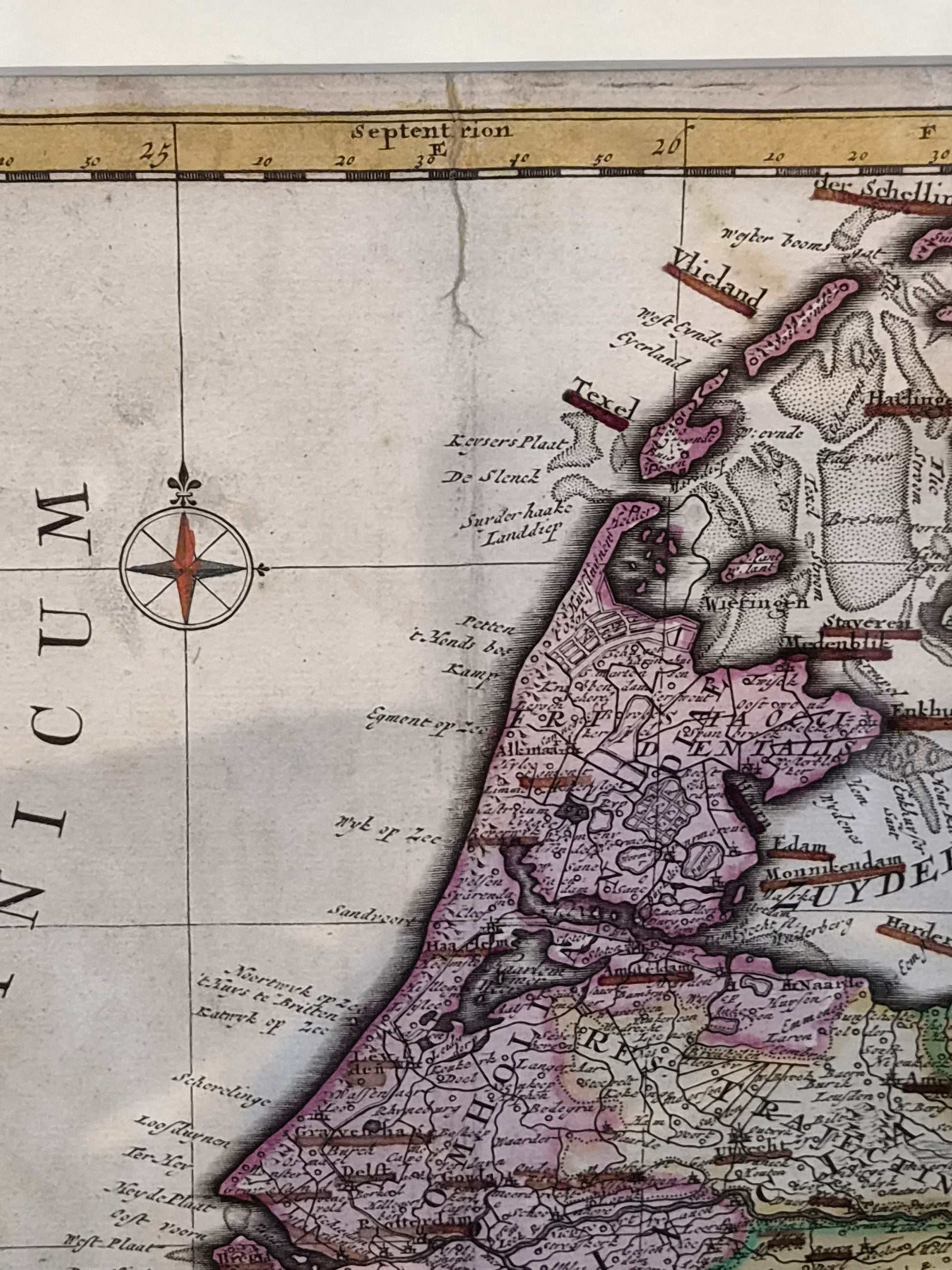 Antieke Handgekleurde Kaart van de Zeventien Provinciën – Petrus Schenk naar Nicolaes Visscher (1704) – Ingelijst
