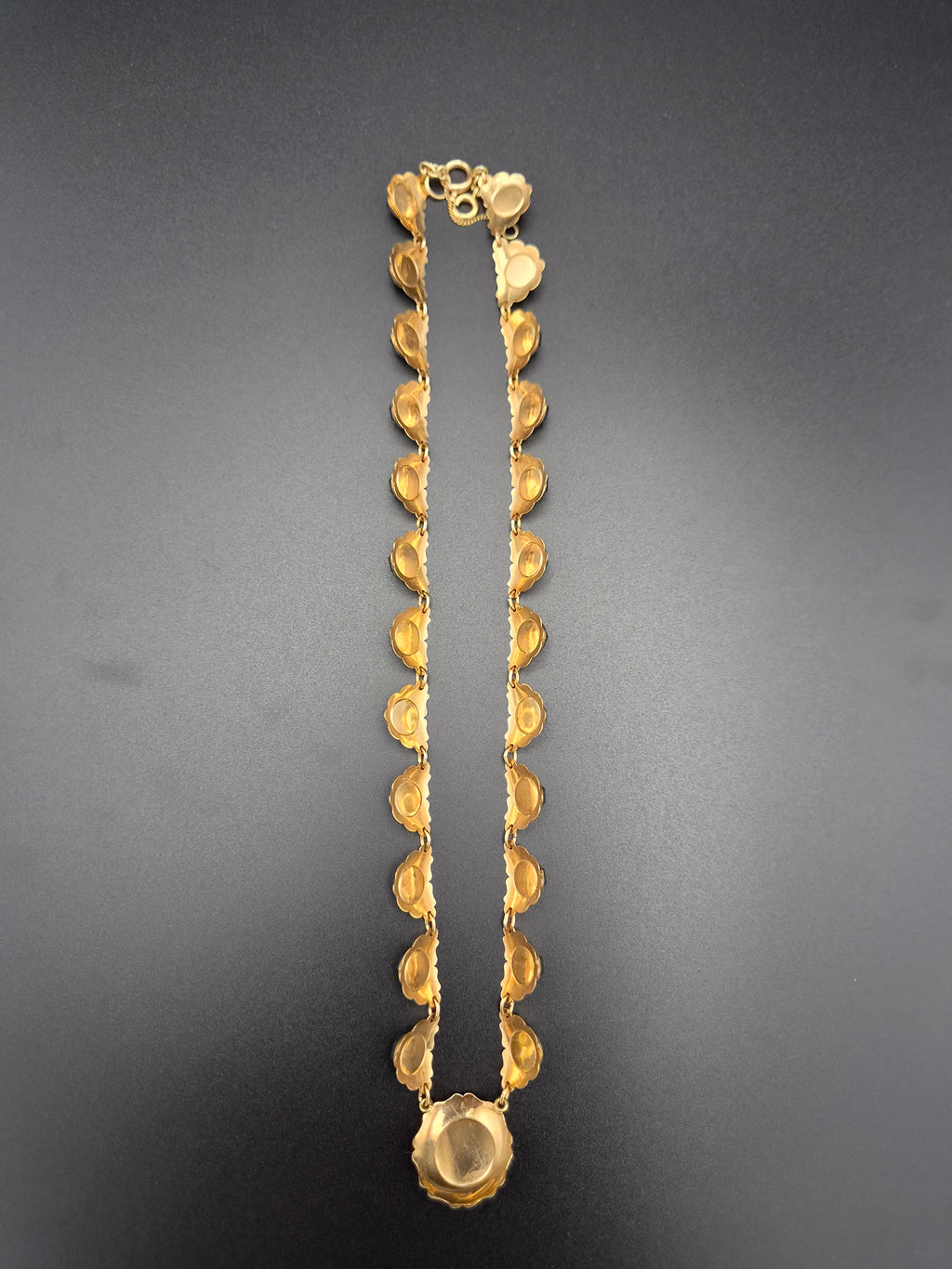 14 Karaat Gouden Collier met Gefacetteerde Granaten – 42 cm – 27,13 gram – Meester P. Walsweer (Sneek)