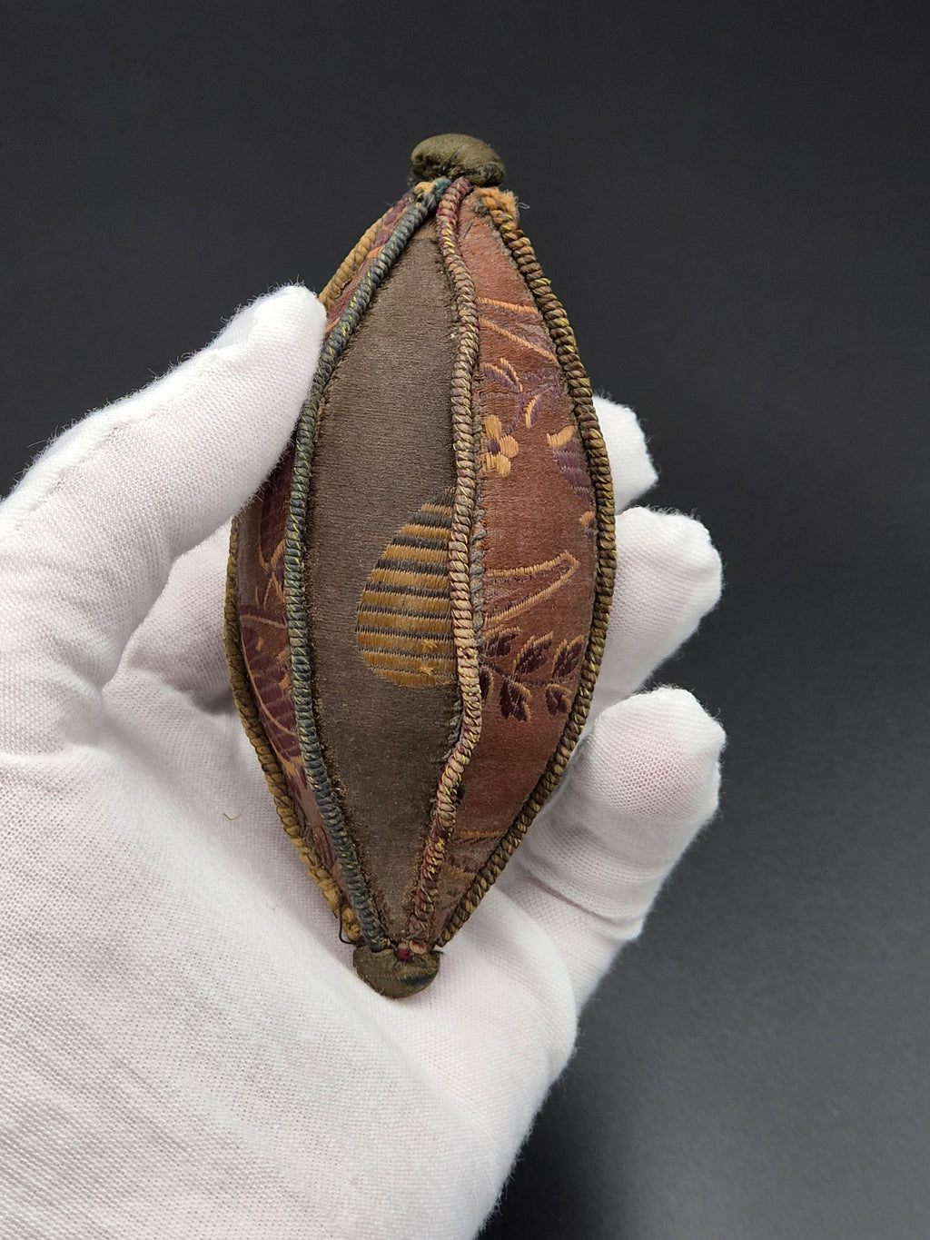 Zeldzame 18e-eeuwse Zijden Meloenbeurs met Bloemmotief – 11 cm - Rococo-stijl