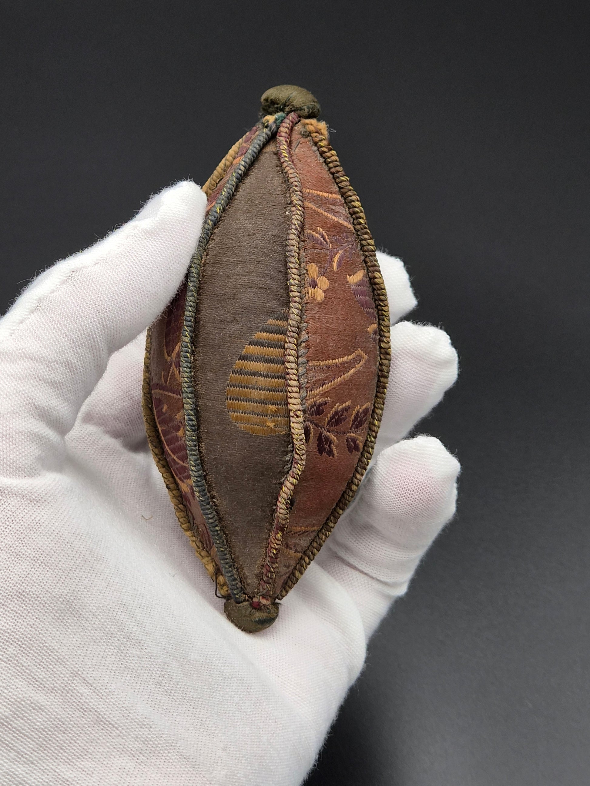 Zeldzame 18e-eeuwse Zijden Meloenbeurs met Bloemmotief – 11 cm - Rococo-stijl