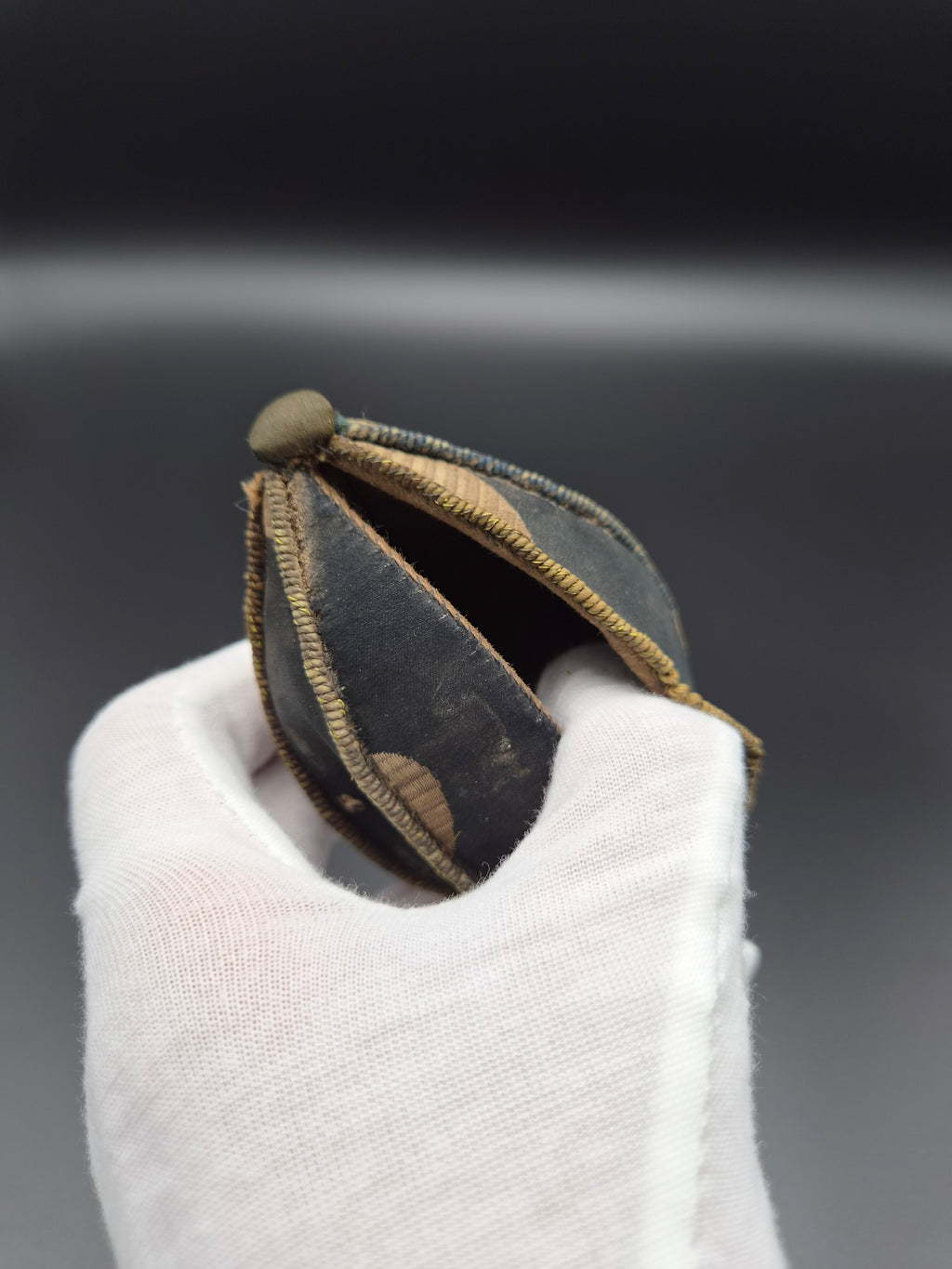 Zeldzame 18e-eeuwse Zijden Meloenbeurs met Bloemmotief – 11 cm - Rococo-stijl