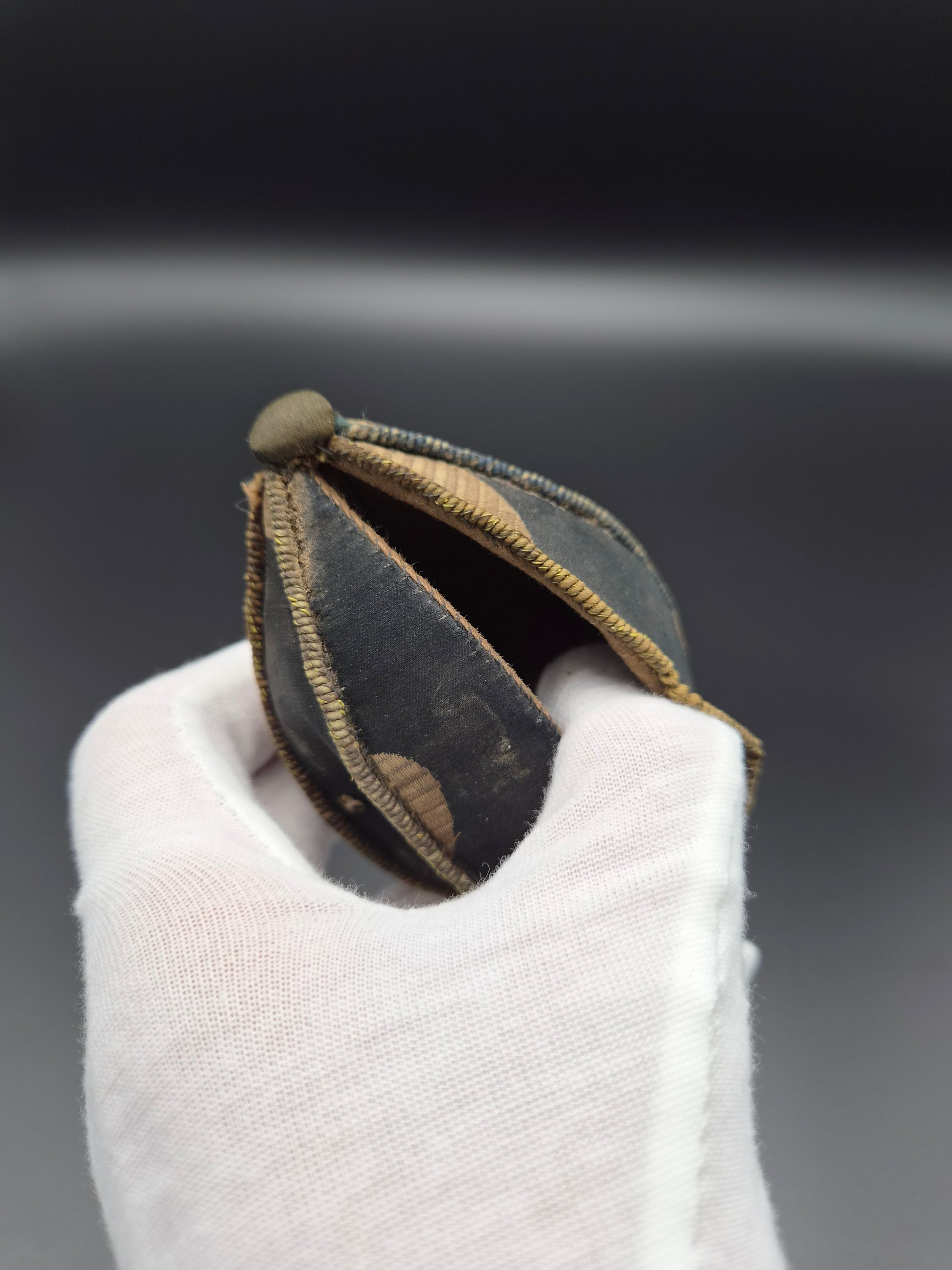 Zeldzame 18e-eeuwse Zijden Meloenbeurs met Bloemmotief – 11 cm - Rococo-stijl