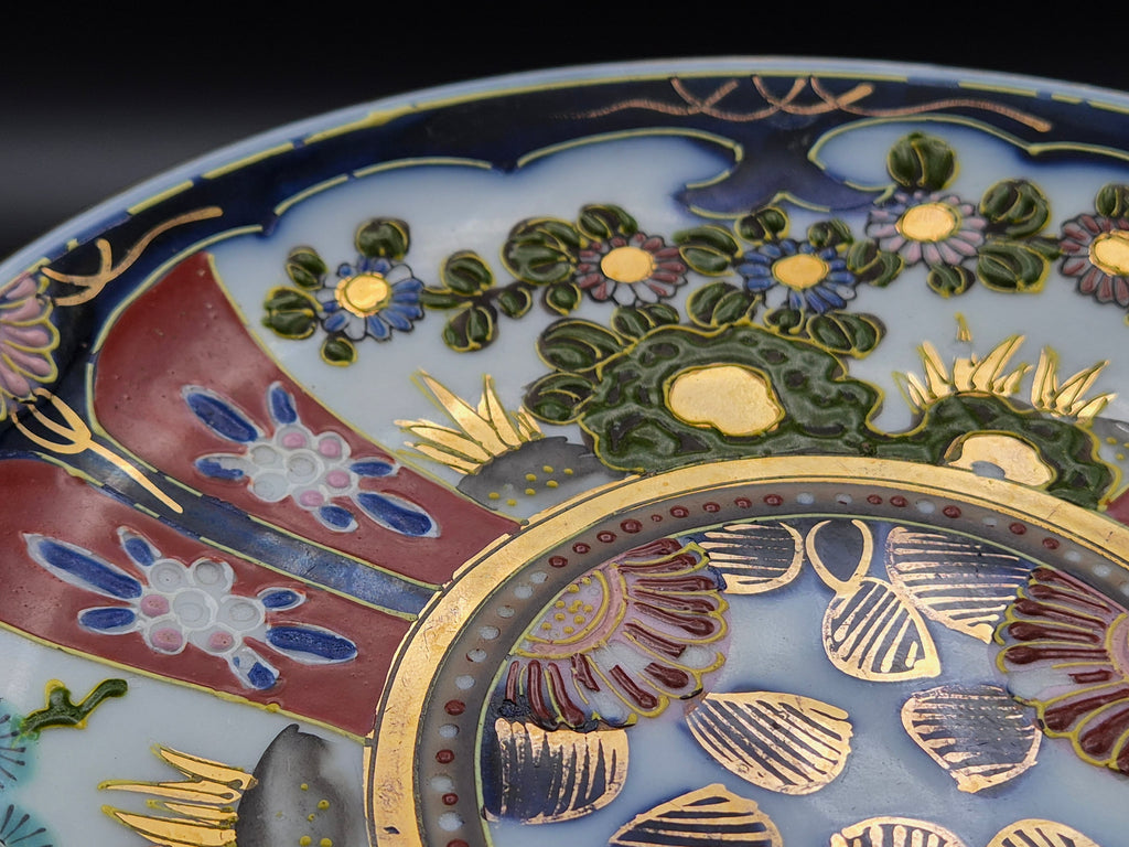 Prachtig Antiek Japans Imari Porseleinen Schoteltje – Ø 18,6 cm - 19e Eeuw (Edo / Meiji)
