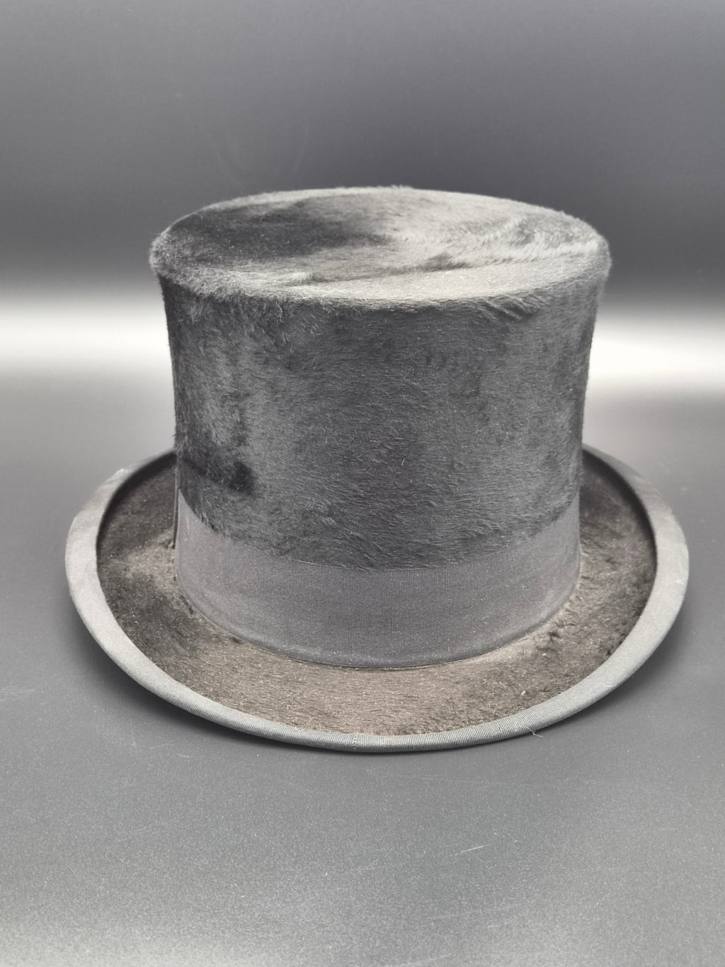 Antieke Hoge Hoed Molsvel incl. Originele Doos &amp; Handschoenen – Ed. Pelger Den Haag